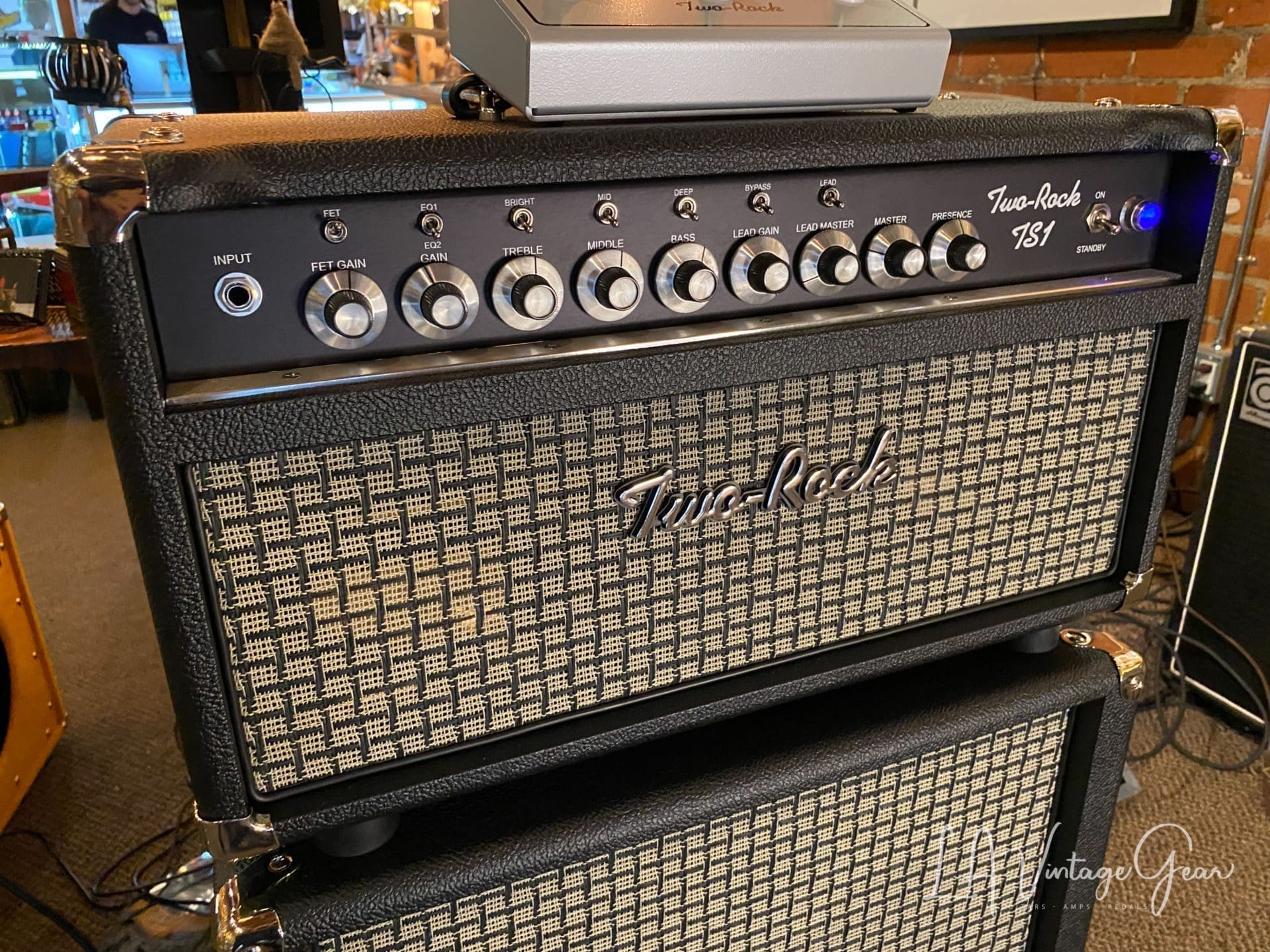 (Pre-Order) Two Rock TS1 100W Head & Matching 2 x 12 Cab - Checkered Grill Cloth & Black Bronco Tolex Finish - Image 3