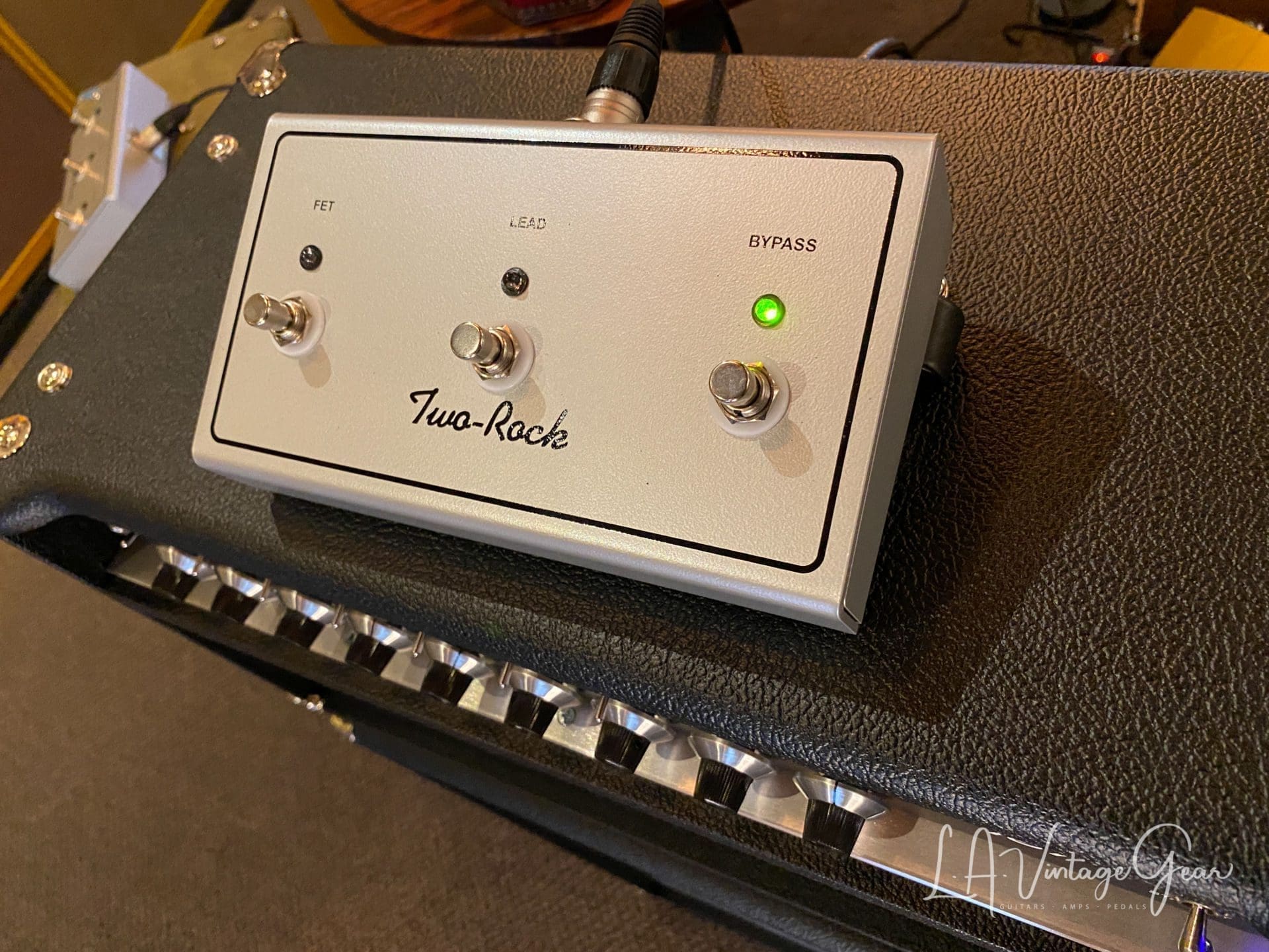 (Pre-Order) Two Rock TS1 100W Head & Matching 2 x 12 Cab - Checkered Grill Cloth & Black Bronco Tolex Finish - Image 6