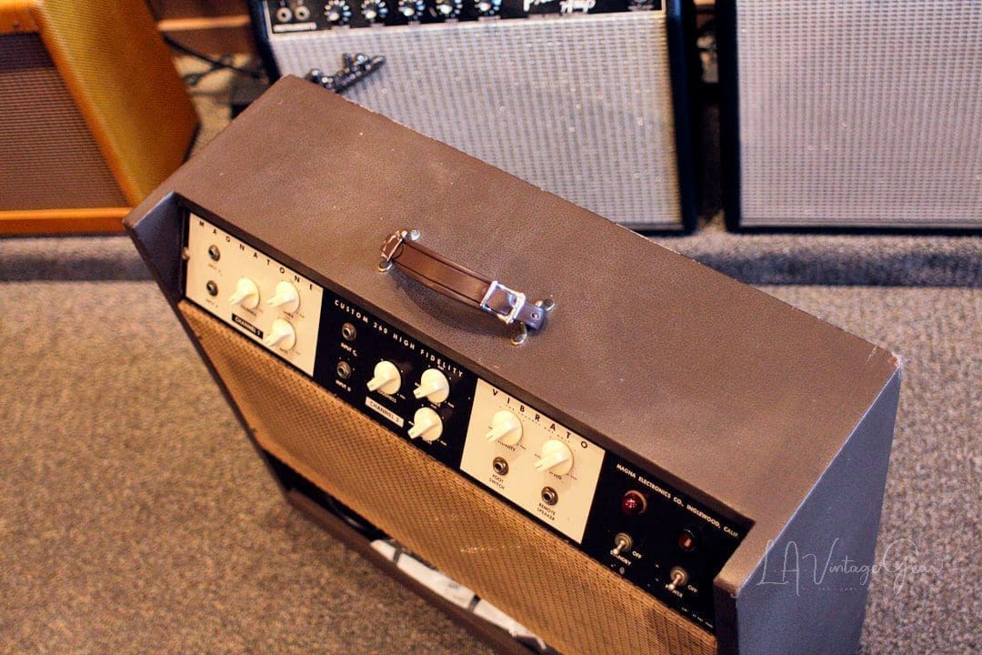 Magnatone Custom 260 Vintage Combo Guitar Amplifer - Great Sounding Amp! - Image 4