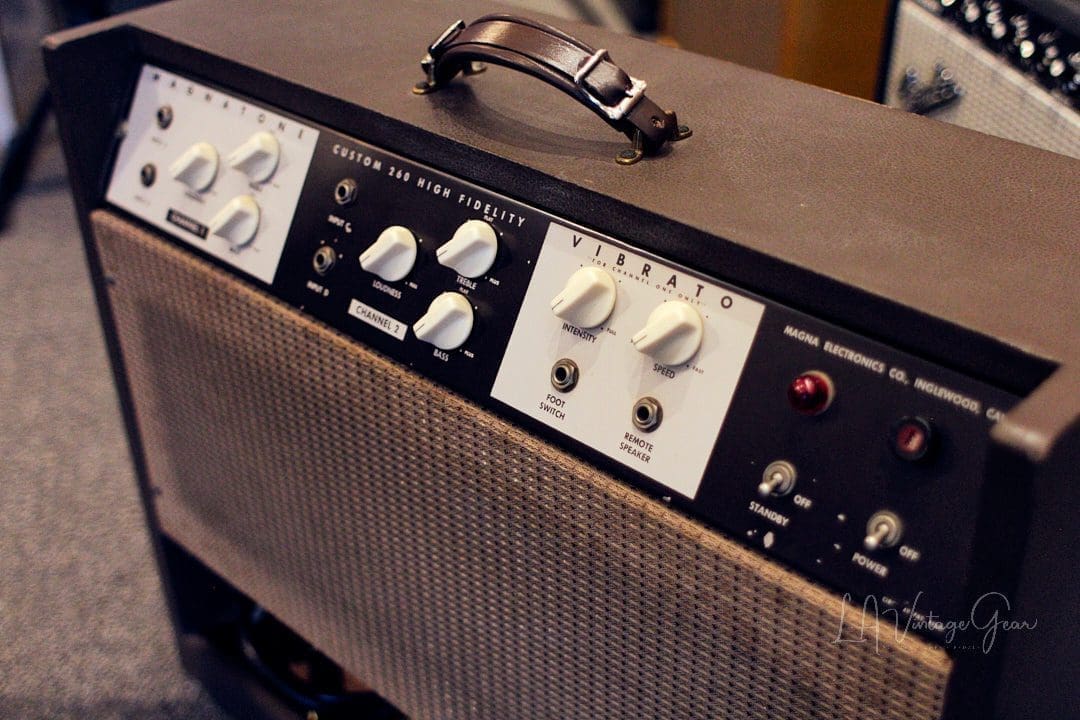 Magnatone Custom 260 Vintage Combo Guitar Amplifer - Great Sounding Amp! - Image 2