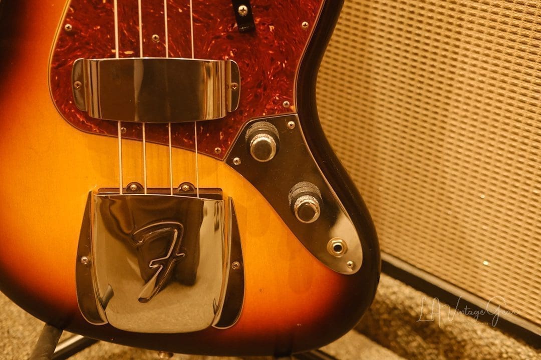 Fender Custom Shop Journeyman 60's Reissue Jazz Bass Guitar (2018) - Faded 3 Tone Sunburst - Image 11