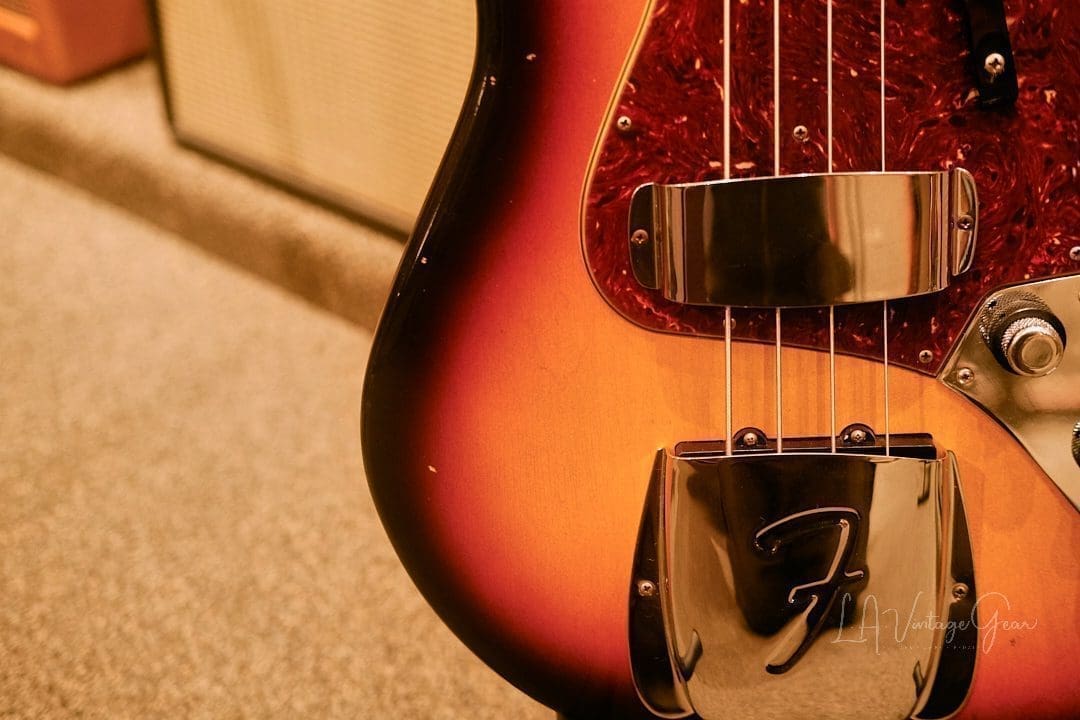 Fender Custom Shop Journeyman 60's Reissue Jazz Bass Guitar (2018) - Faded 3 Tone Sunburst - Image 12