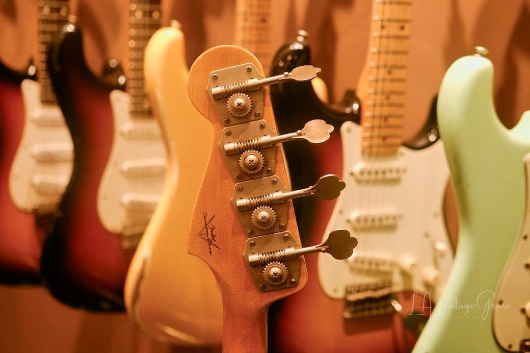 Fender Custom Shop Journeyman 60's Reissue Jazz Bass Guitar (2018) - Faded 3 Tone Sunburst - Image 17