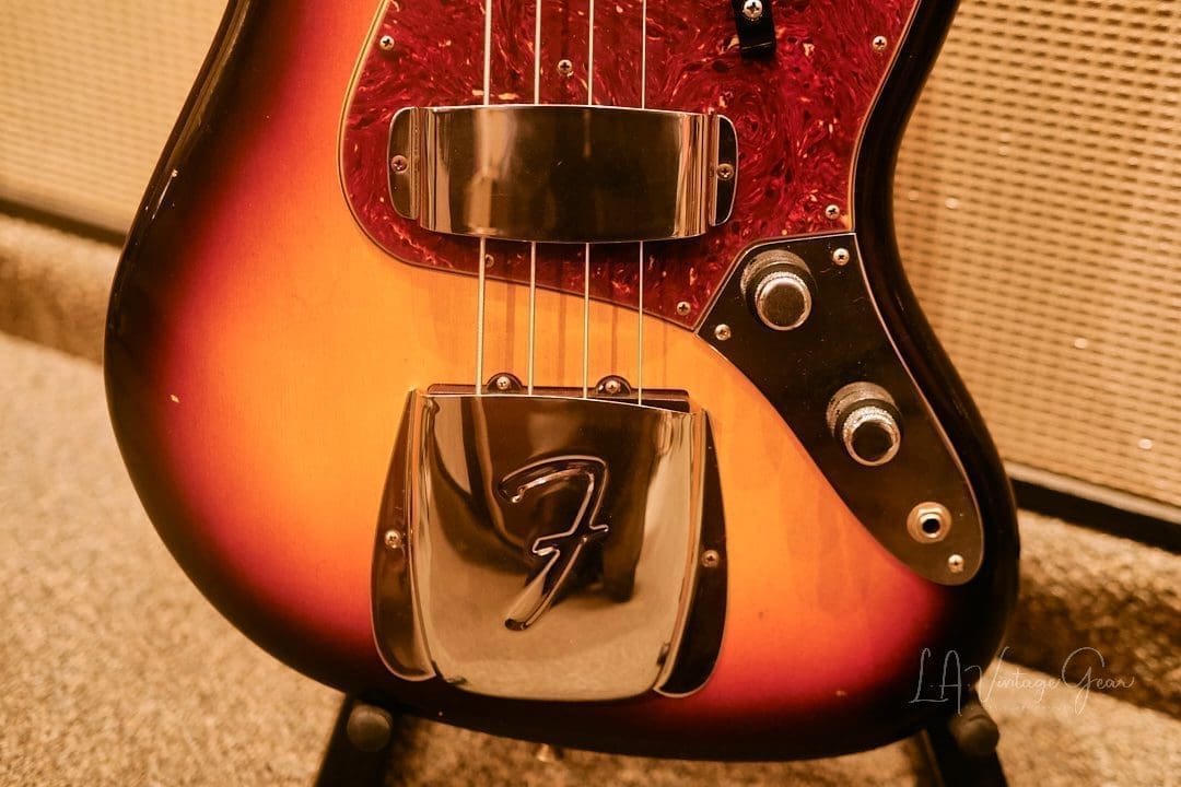 Fender Custom Shop Journeyman 60's Reissue Jazz Bass Guitar (2018) - Faded 3 Tone Sunburst - Image 4