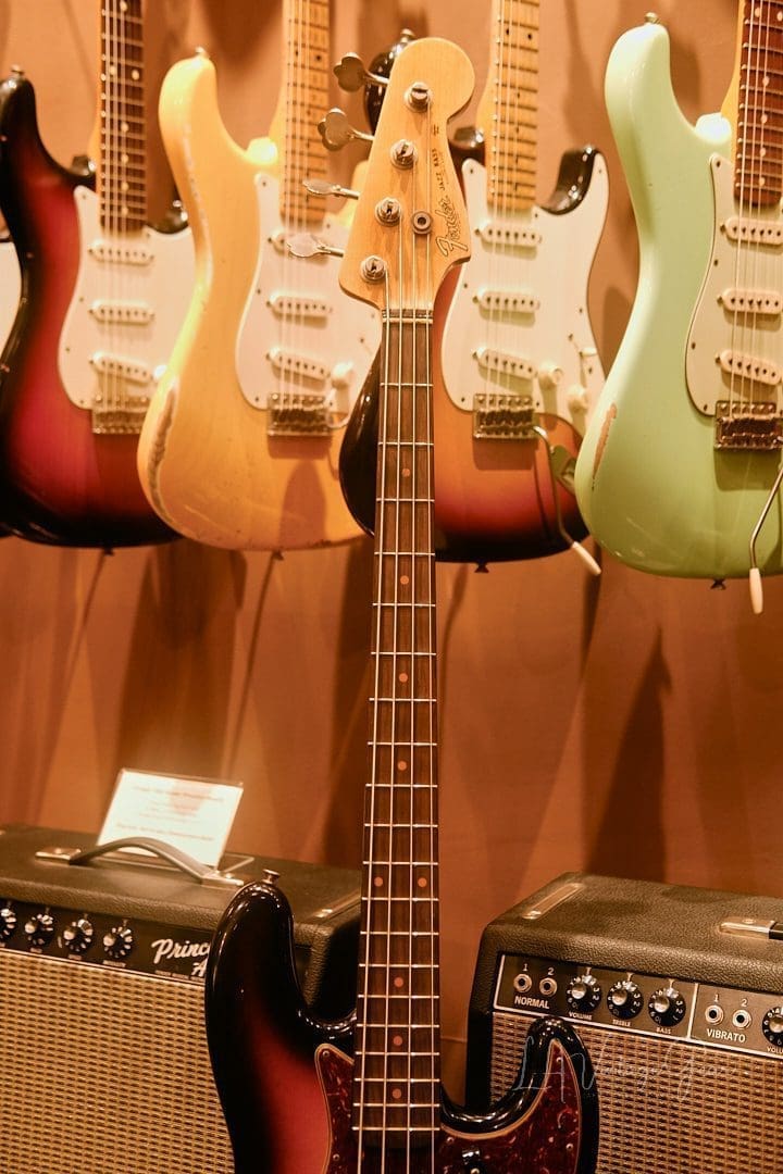Fender Custom Shop Journeyman 60's Reissue Jazz Bass Guitar (2018) - Faded 3 Tone Sunburst - Image 5