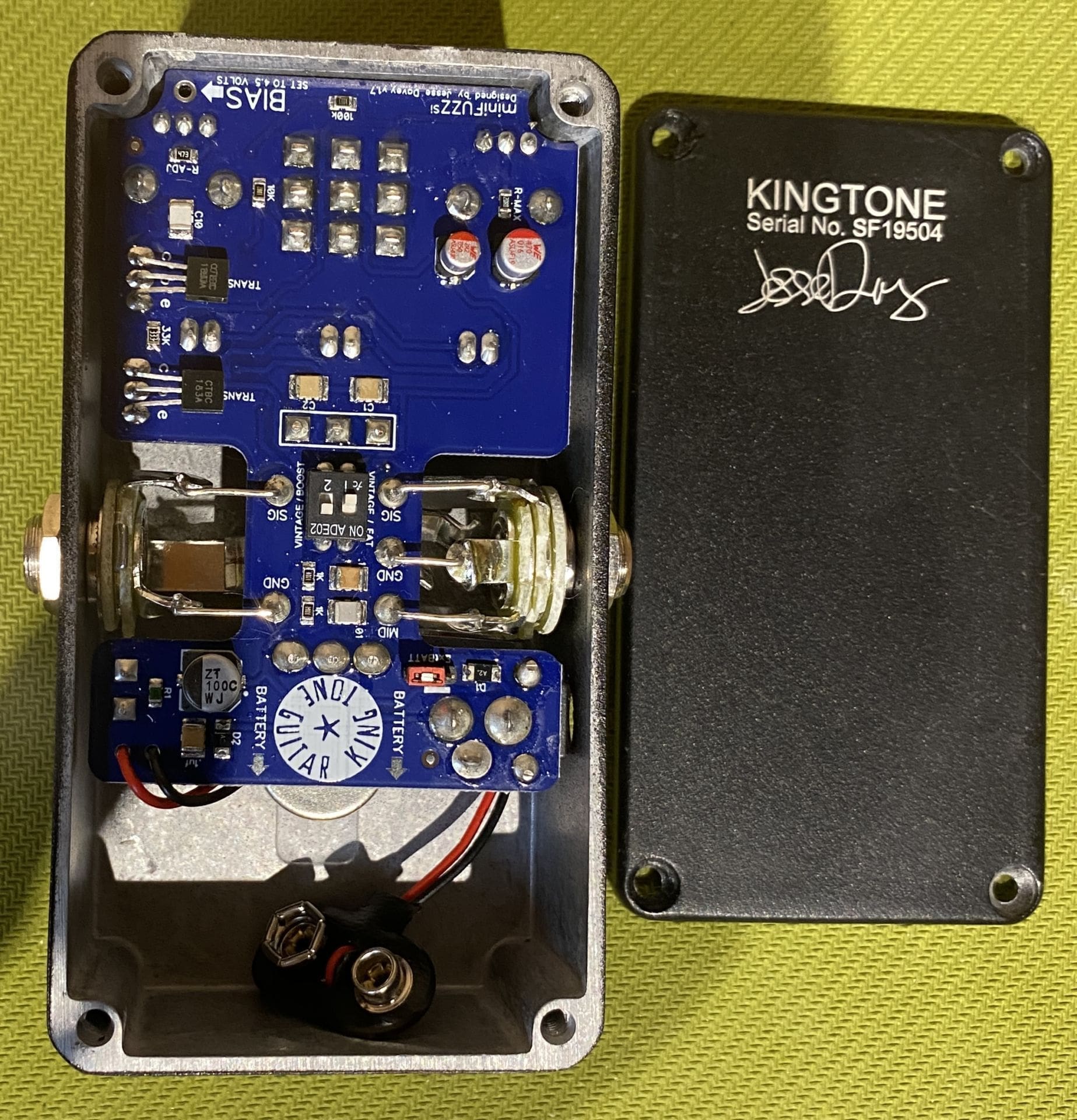 Kingtone Mini Fuzz “Si” – Silicone Fuzz by Jesse Davey – Great