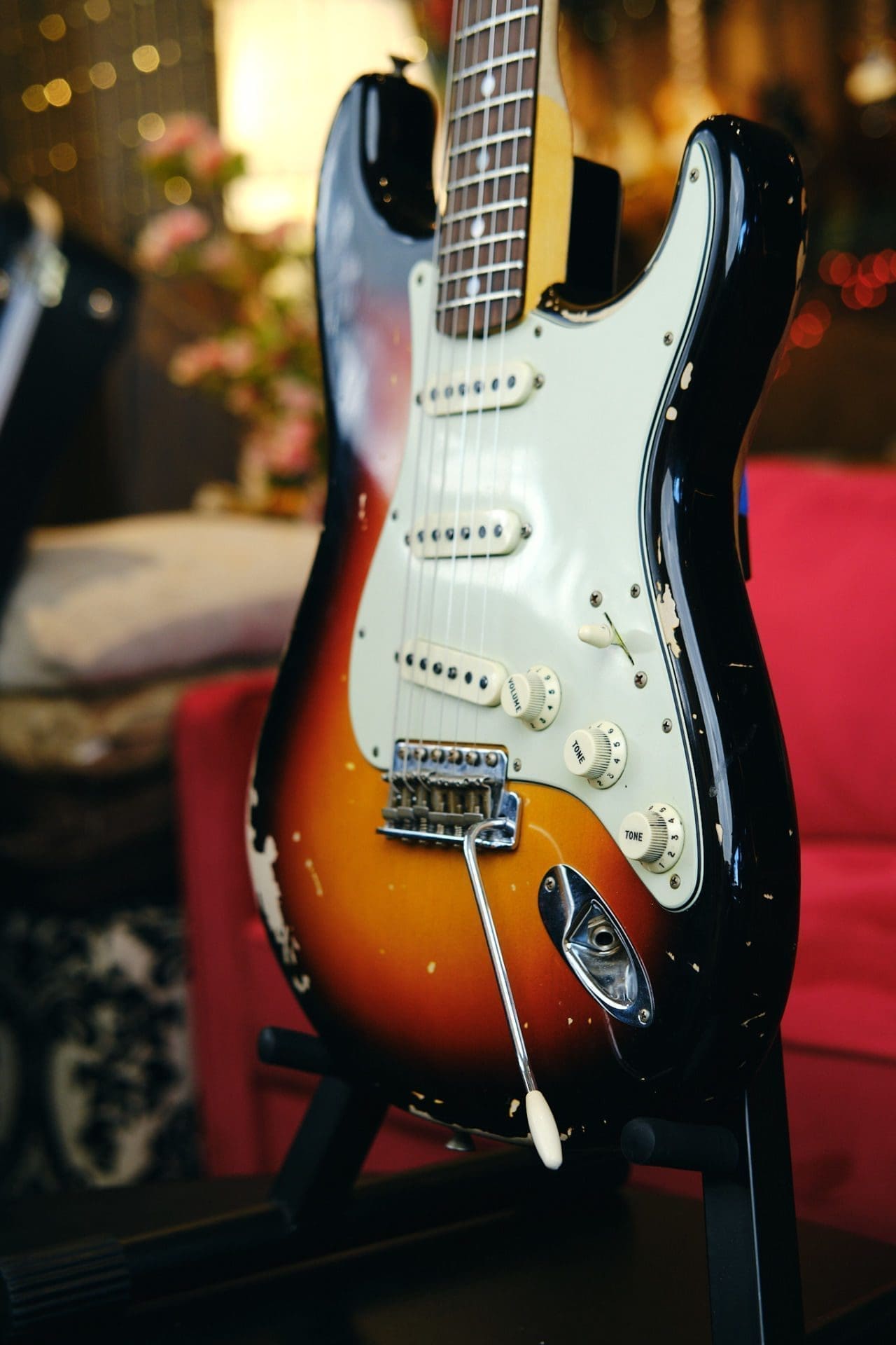 Fender Custom Shop Michael Landau Signature '68 Sunburst Stratocaster Electric Guitar (2018) - Image 11