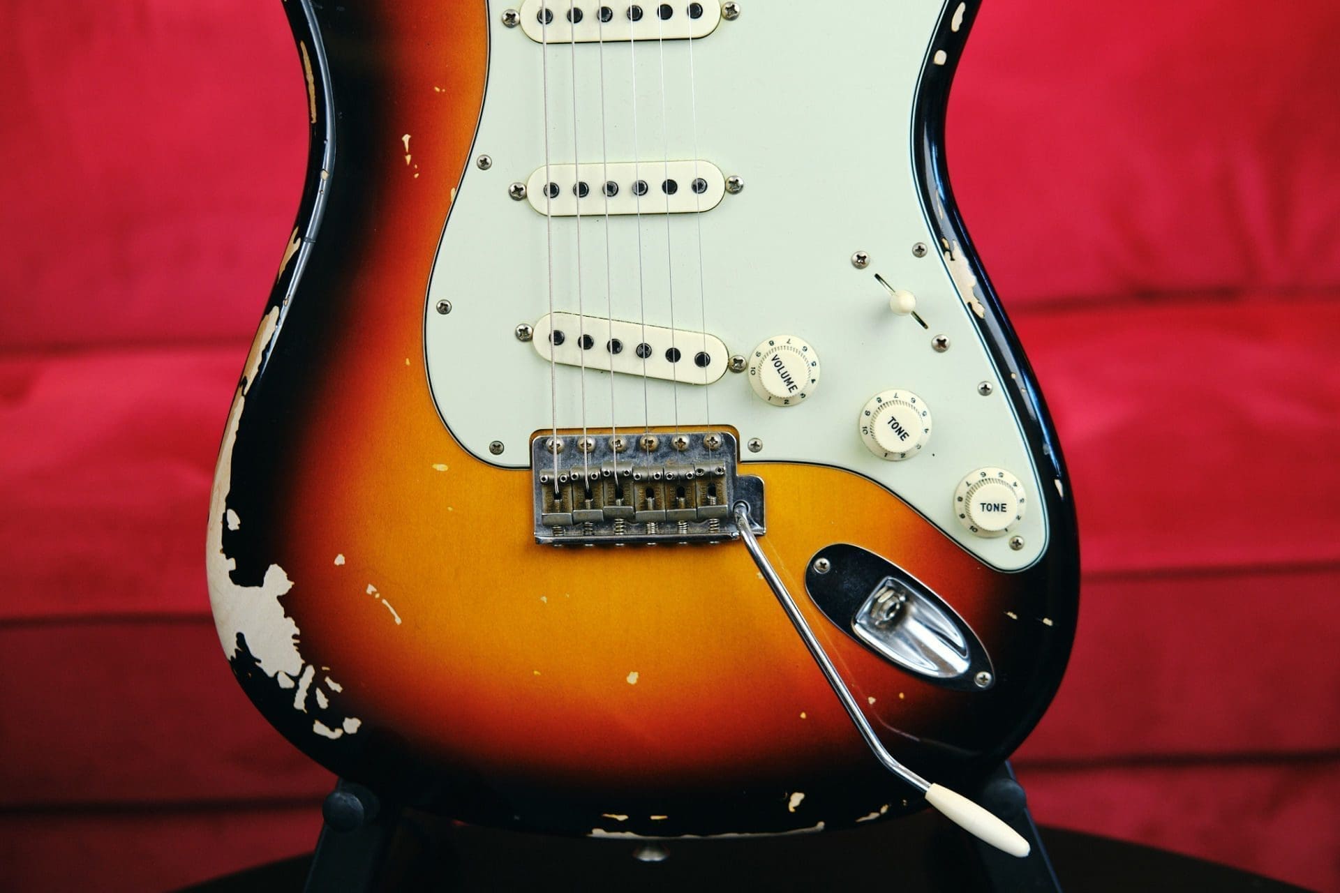 Fender Custom Shop Michael Landau Signature '68 Sunburst Stratocaster Electric Guitar (2018) - Image 4