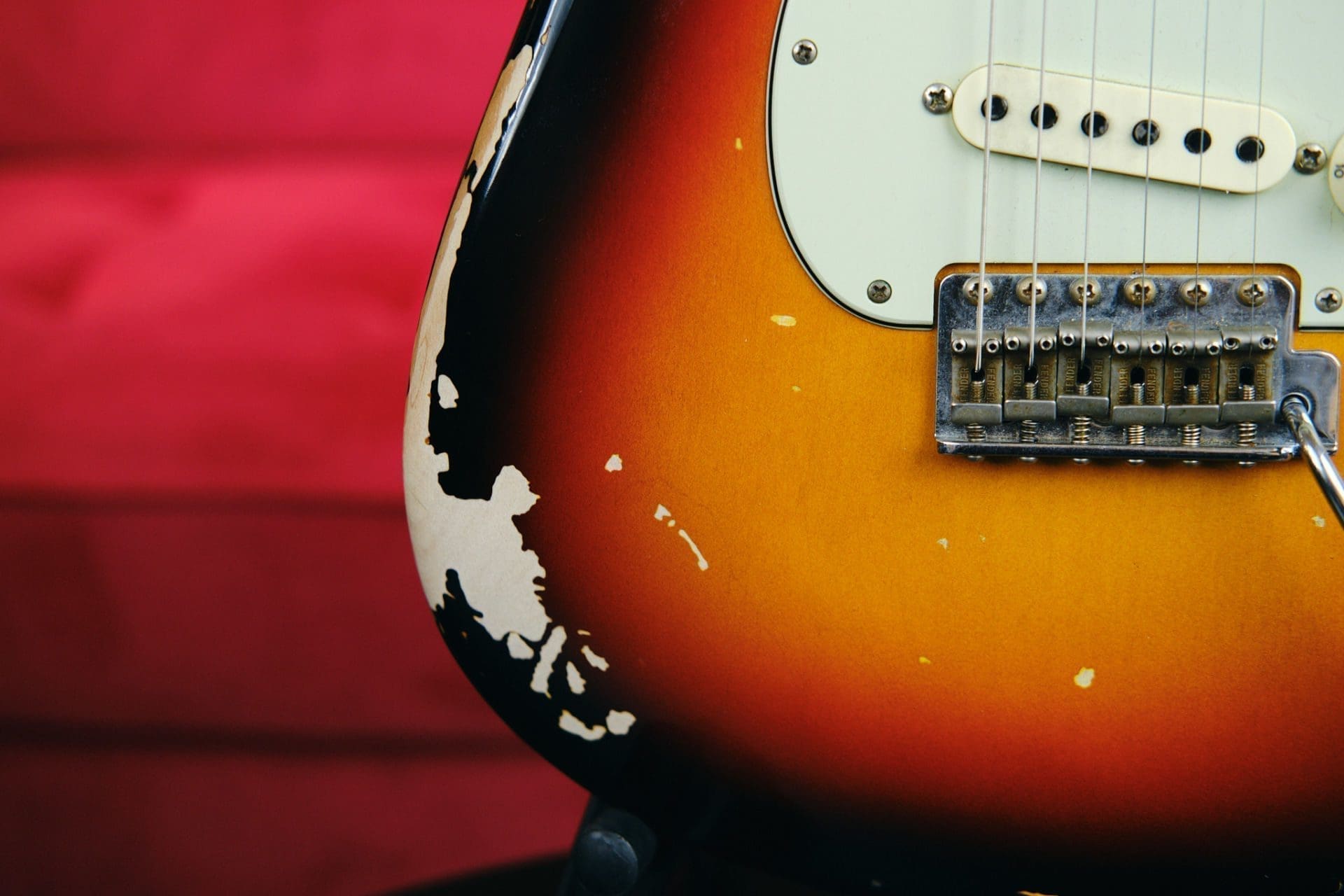 Fender Custom Shop Michael Landau Signature '68 Sunburst Stratocaster Electric Guitar (2018) - Image 8