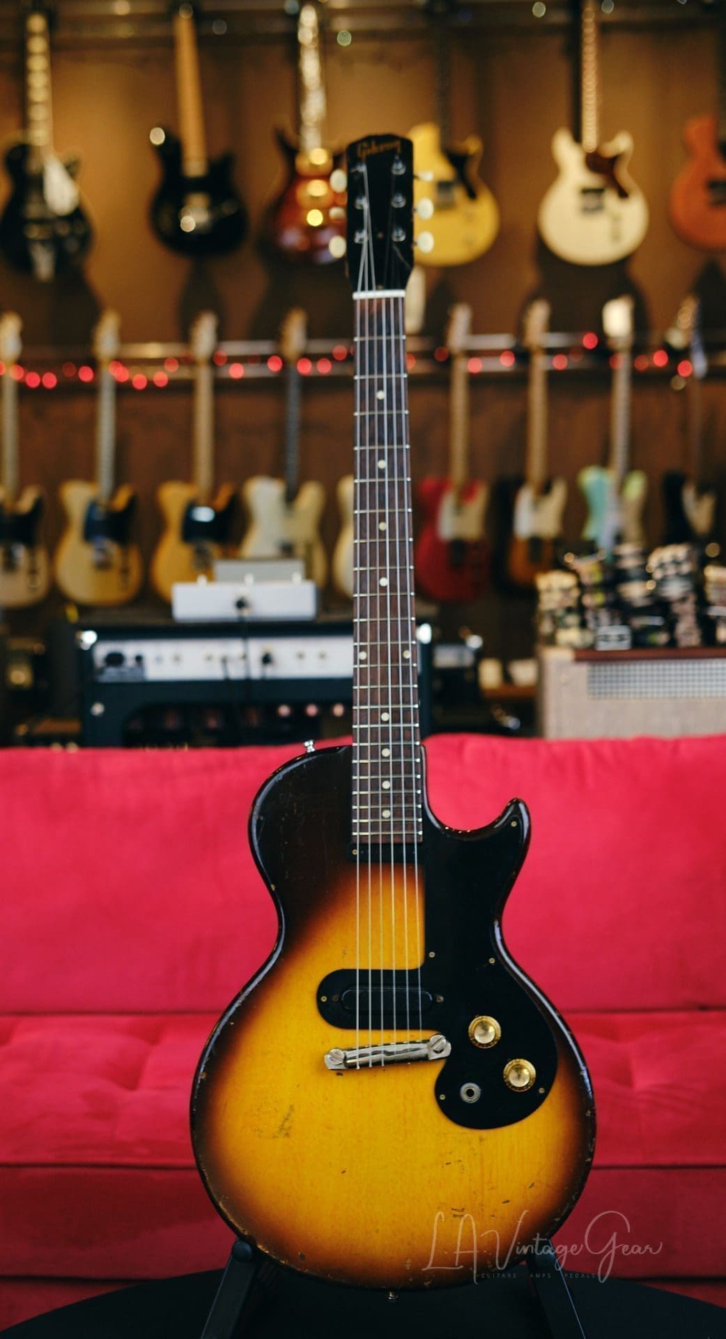 Gibson 1960 Single Cutaway Melody Maker Electric Guitar – Sunburst Gibson 1960 Single Cutaway Melody Maker Electric Guitar – Sunburst