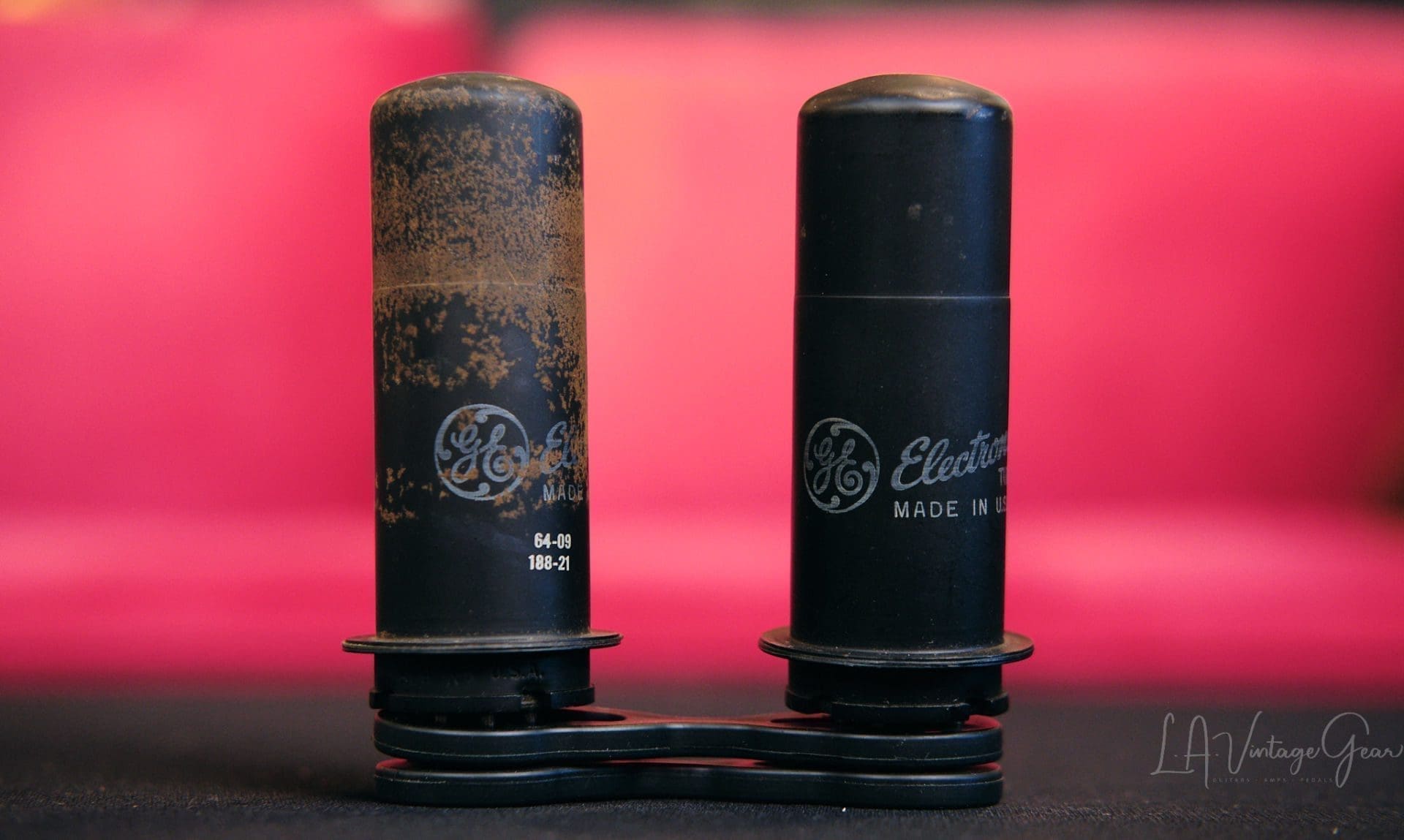 Vintage 6L6 Metal Tube Pair - Various Manufacturers - Tests Good - Image 4