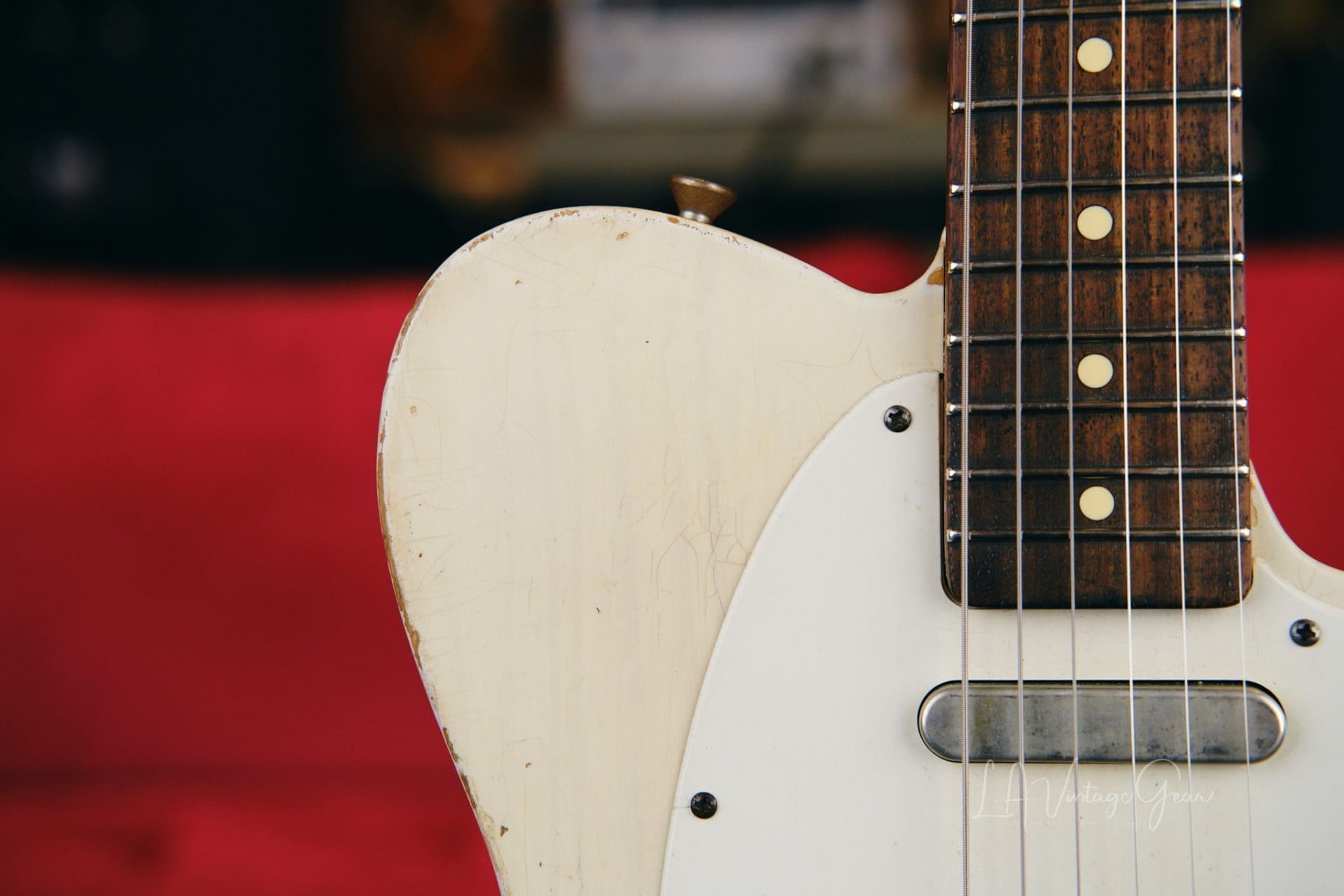 ギター Danocaster single cut vintage white 2011 Danocaster Single Cut Whiteguard Electric Guitar – Blonde Finish