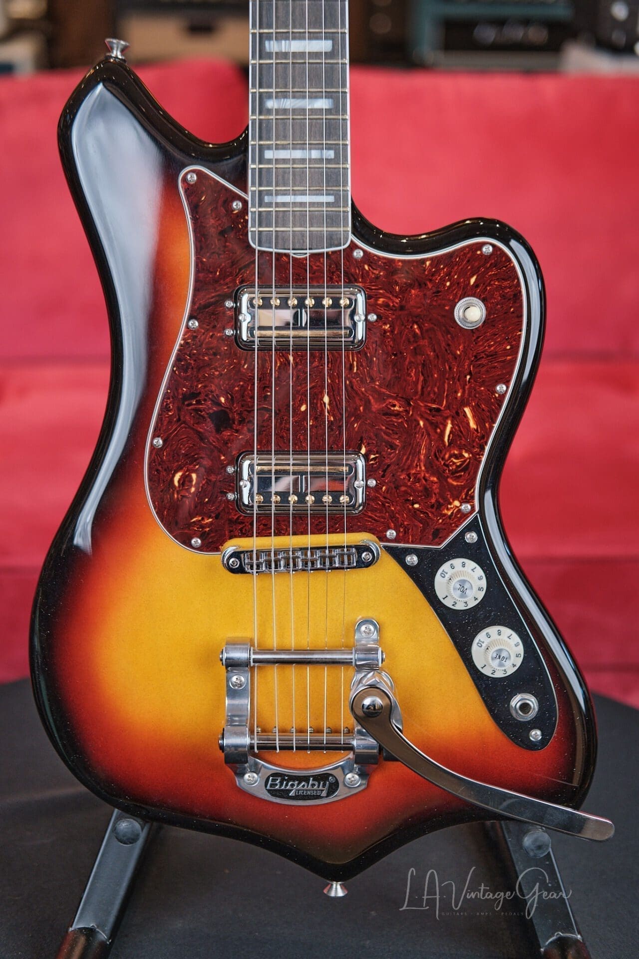 Fender Parallel Universe Maverick Dorado – With Hardshell Case
