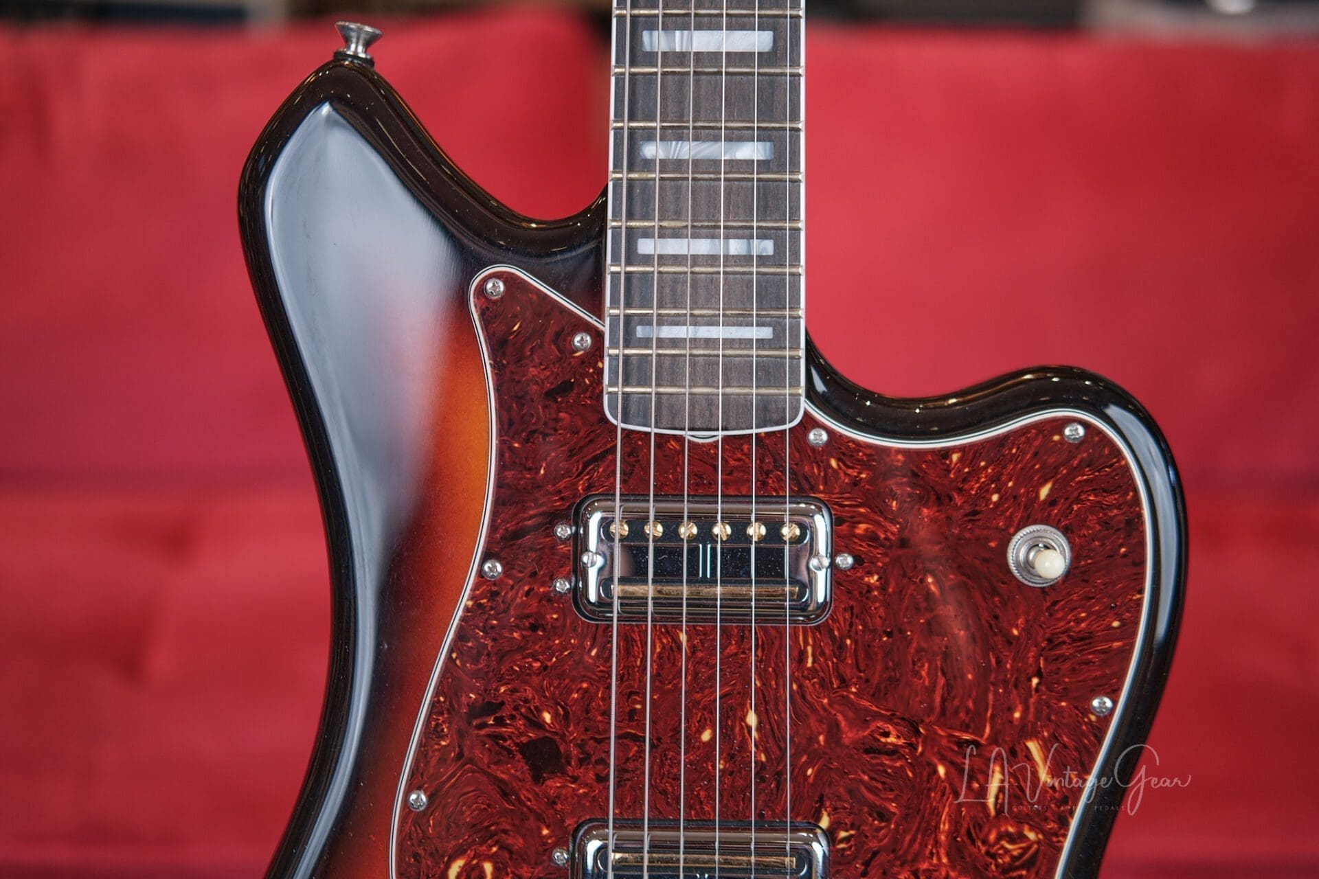 Fender Parallel Universe Maverick Dorado – With Hardshell Case