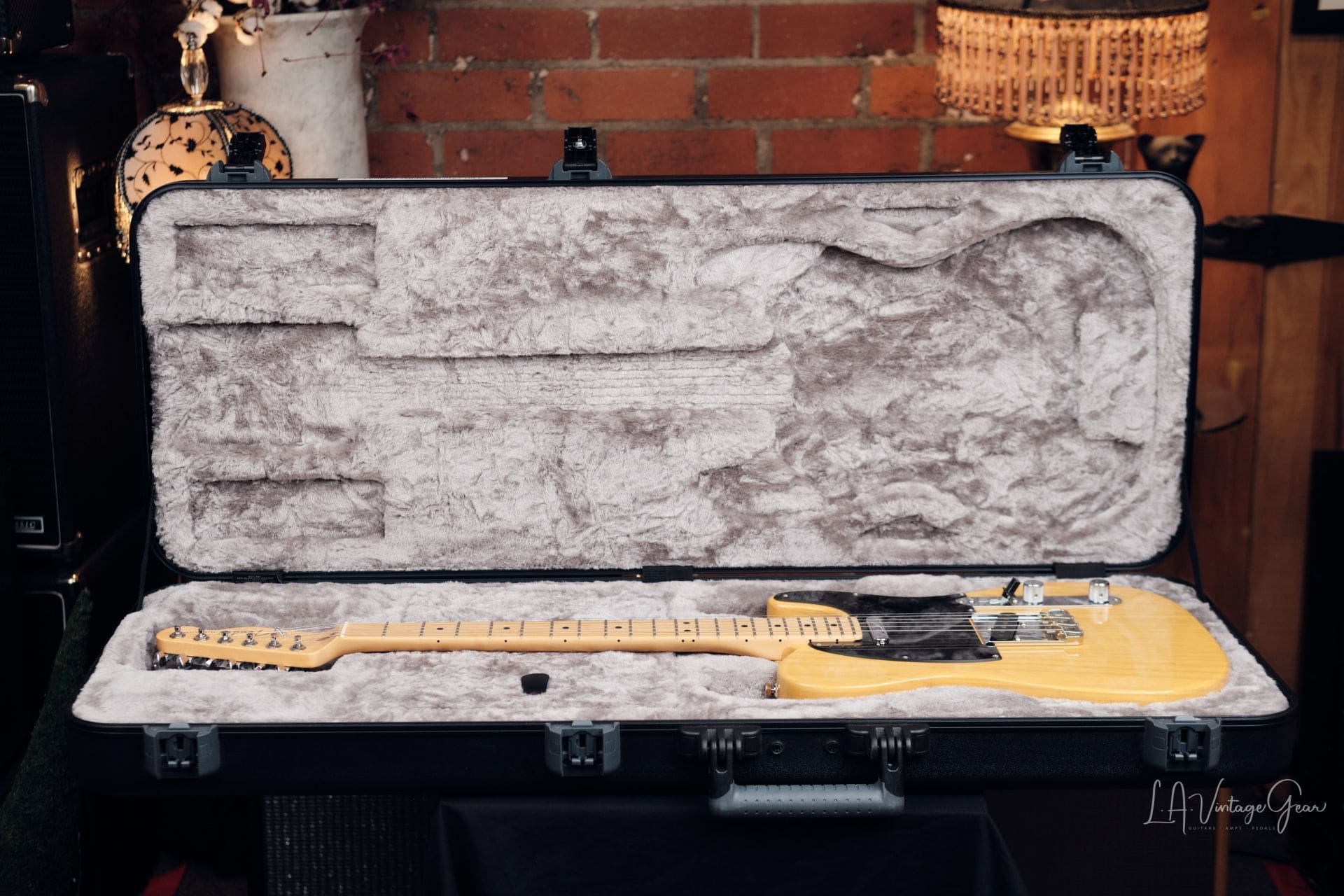 2016 Fender American Professional Telecaster - Great Blackguard! - Image 9
