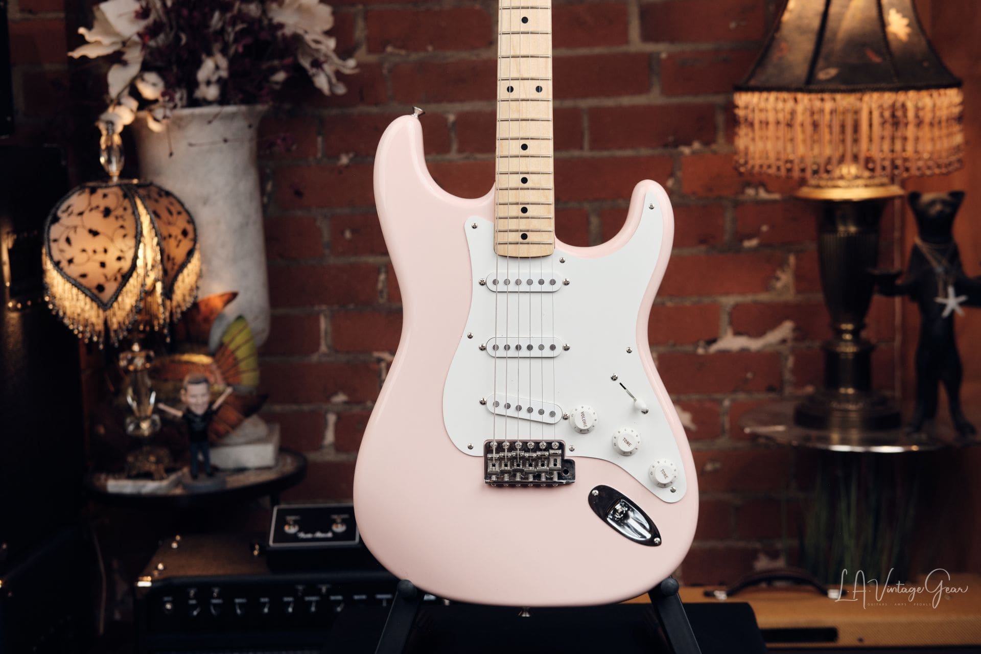 2016 Fender American Vintage 56 Stratocaster - Shell Pink - Image 2