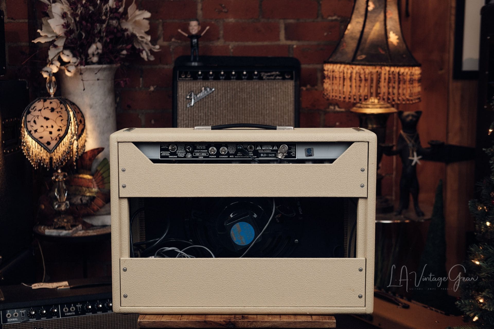 Fender '65 Deluxe Reverb Reissue 22-Watt 1x12" Combo - Blonde - Image 9
