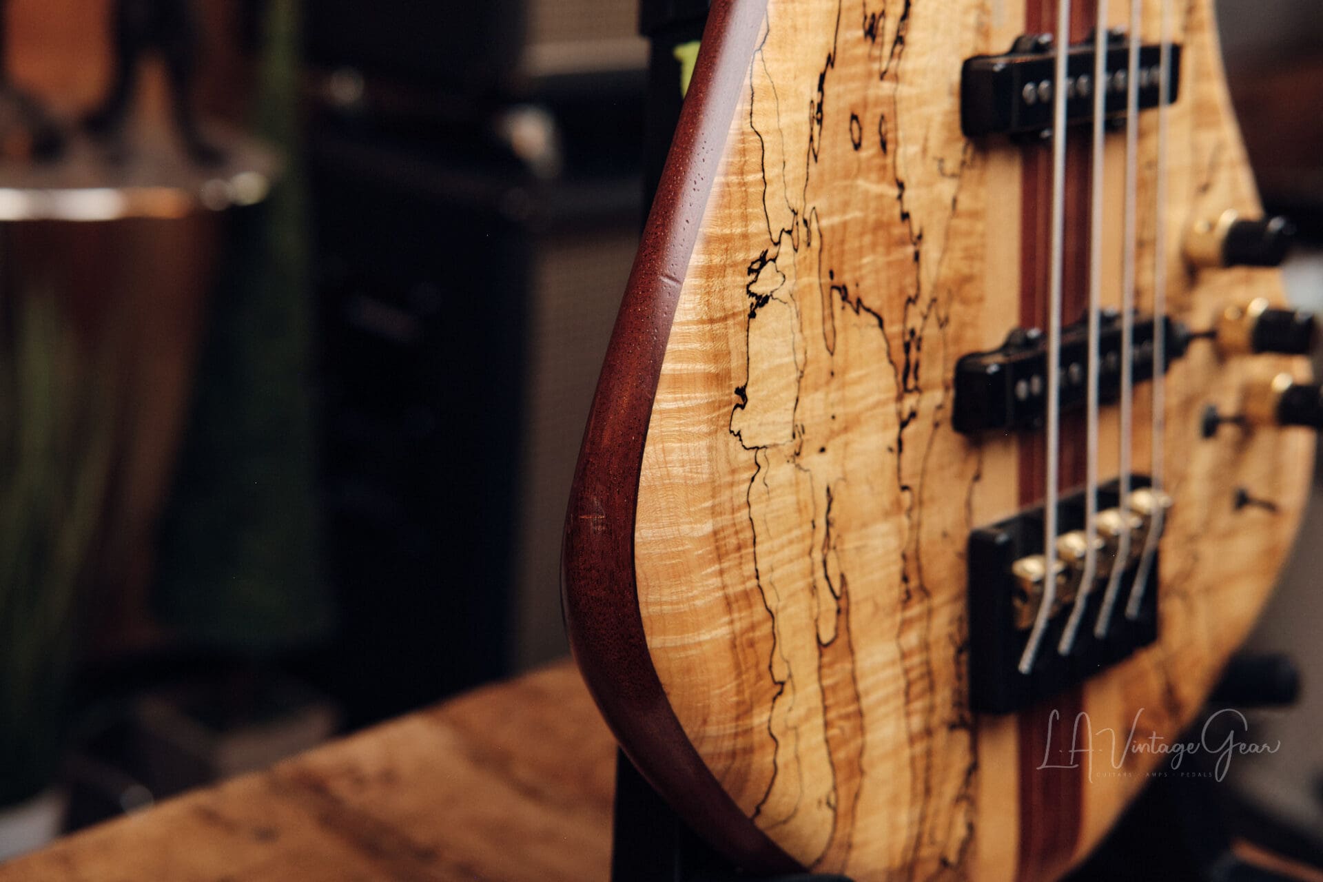 Benavente Single Cut Electric Bass – Beautiful Spalted Maple Top