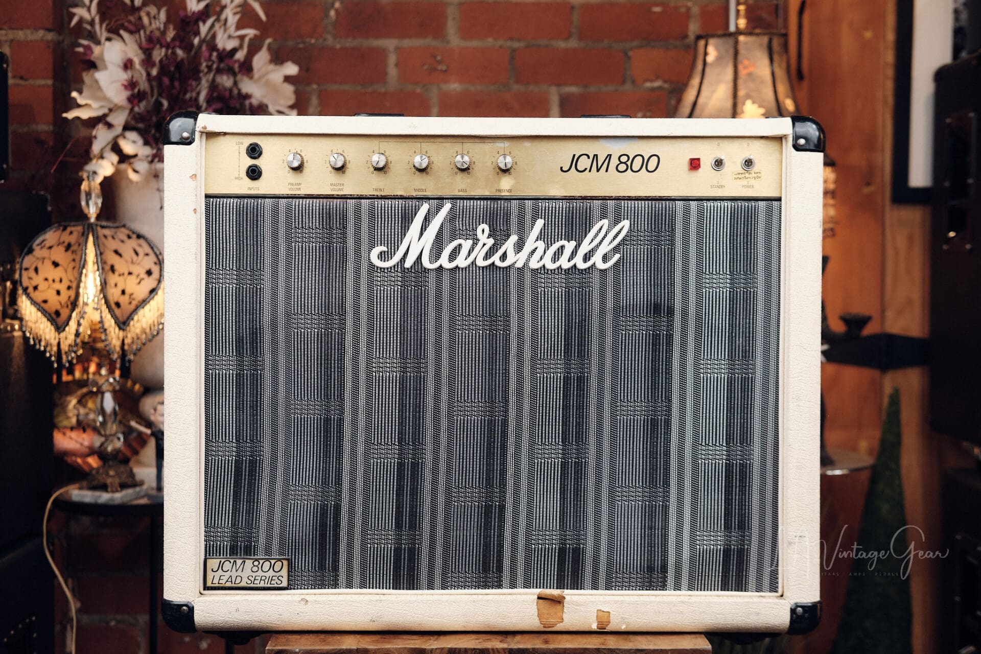 Marshall JCM 800 4104 50 Watt Lead 2×12 Combo Amp – White Tolex