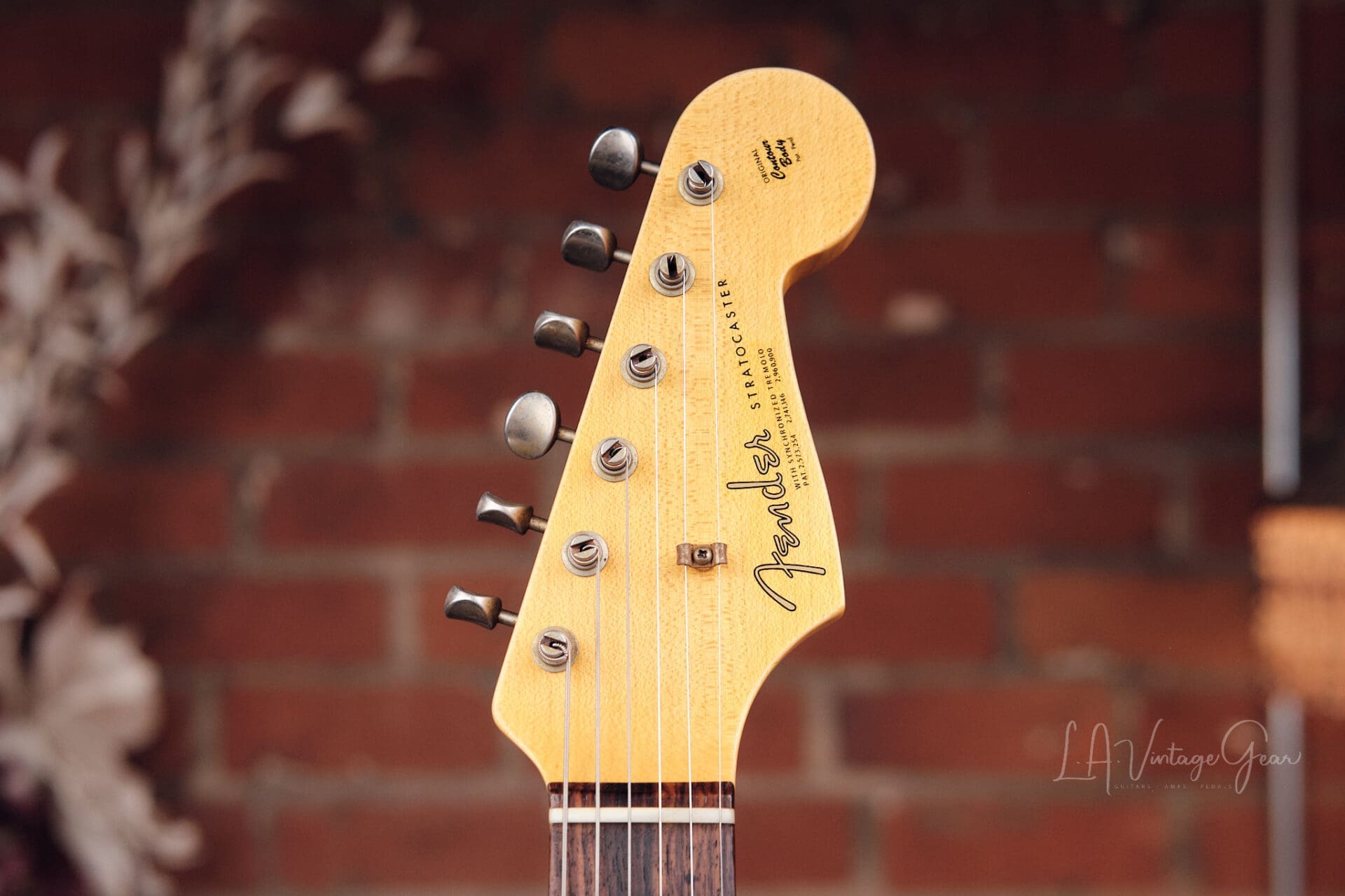 2022 Fender Custom Shop 1963 Stratocaster Journeyman Relic - 3 Tone Sunburst - Image 6