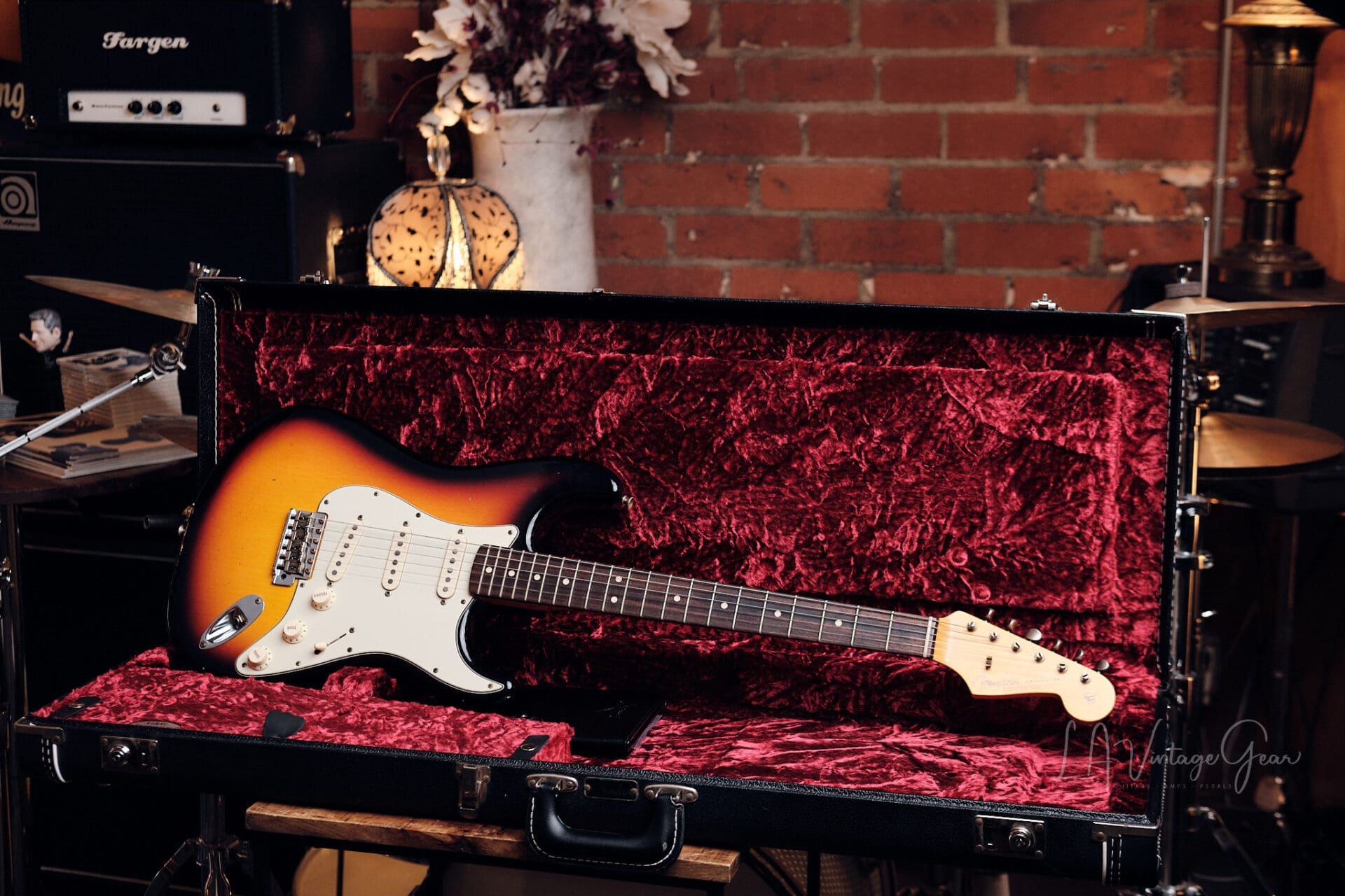 2022 Fender Custom Shop 1963 Stratocaster Journeyman Relic - 3 Tone Sunburst - Image 12