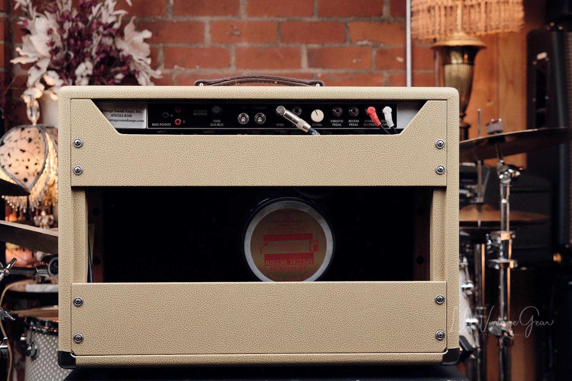 Vintage Sound Deluxe 22 — 22W Hand-Wired Deluxe Reverb Style Tube Amp - Image 10