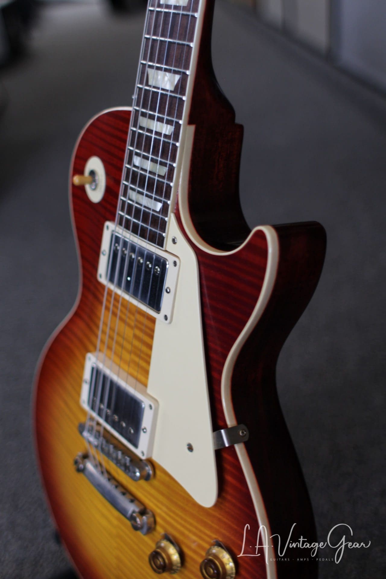 Gibson Les Paul R9 - 60th Anniversary in a Cherry Burst & Flame Maple VOS Finish (2019) - Image 7