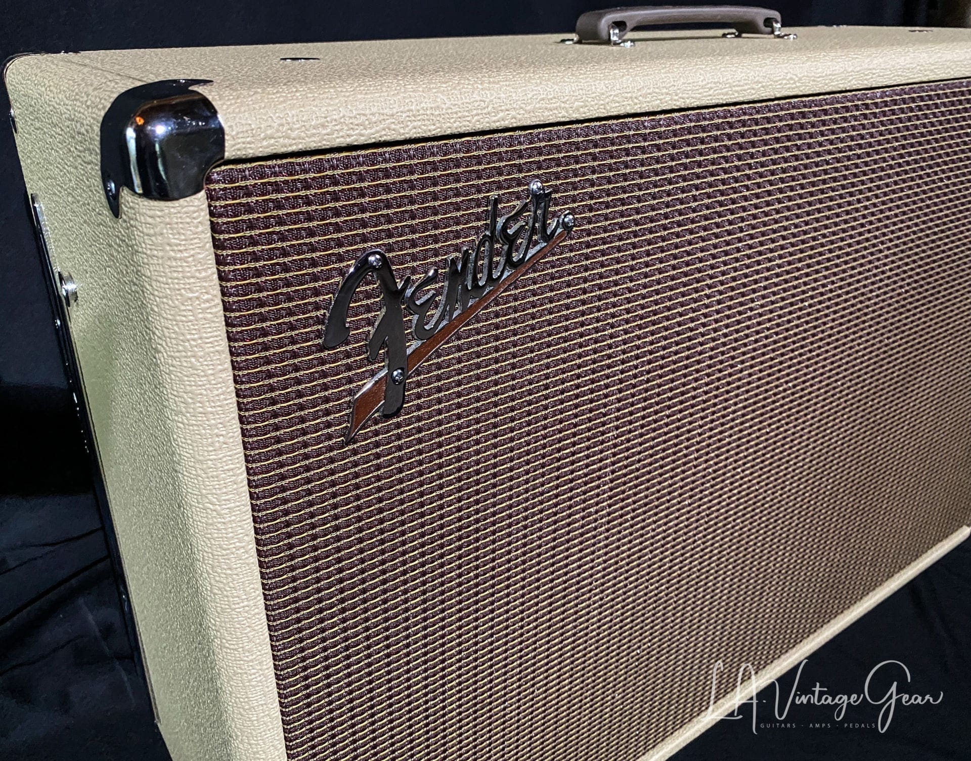 Fender 2 x 12 Cabinet Recovered by Kerry Wright - Blonde Tolex with Oxford 12T6 Speakers . Yea Baby - Image 2