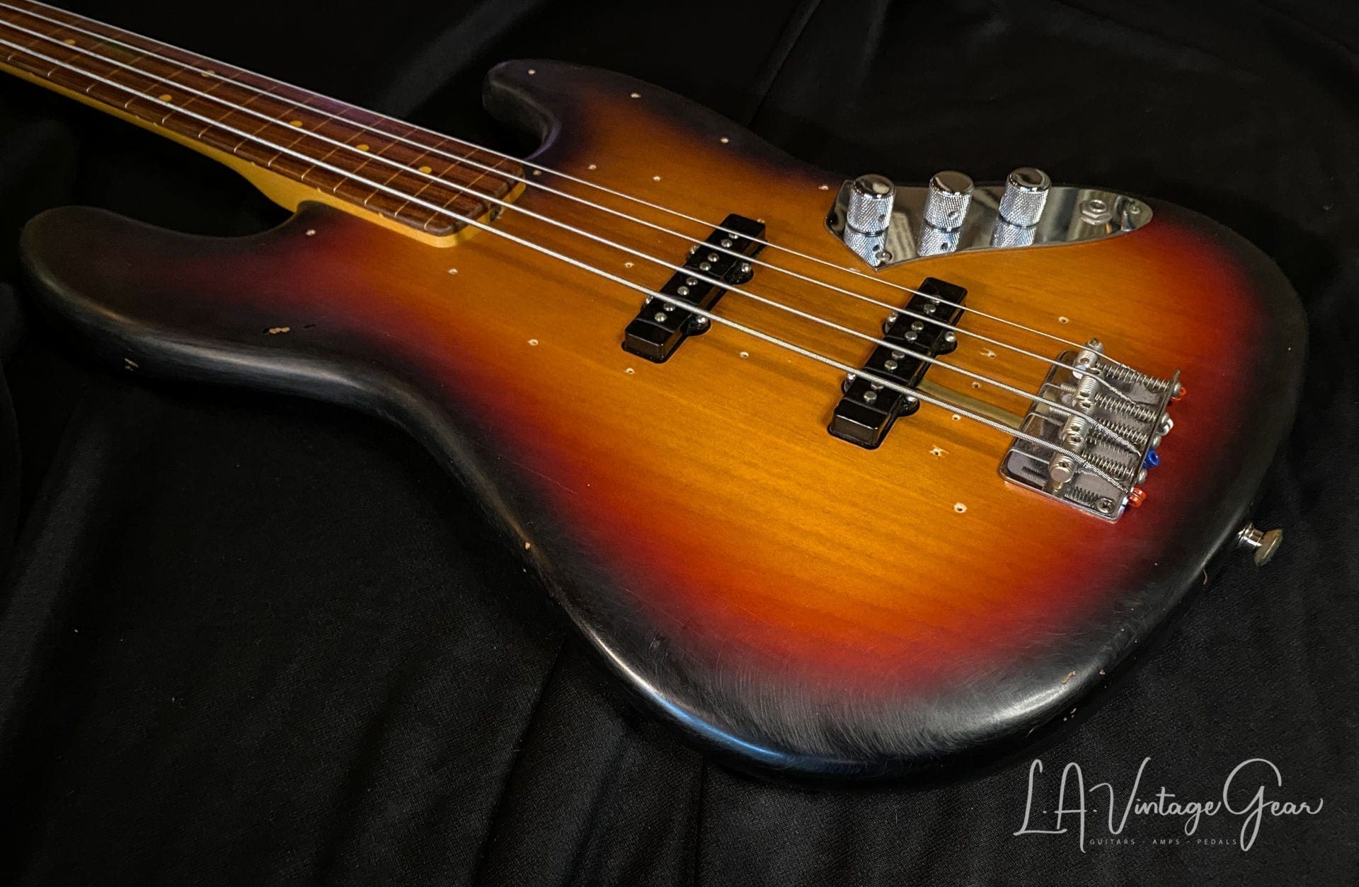 Fender Artist Series Jaco Pastorius Fretless Jazz Bass Guitar-Pau Ferro Fingerboard & 3T Sunburst - Image 4