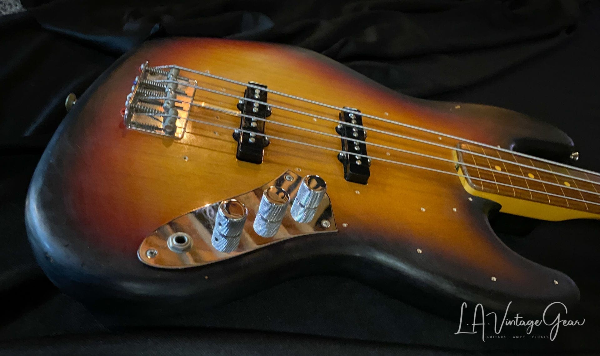 Fender Artist Series Jaco Pastorius Fretless Jazz Bass Guitar-Pau Ferro Fingerboard & 3T Sunburst - Image 5