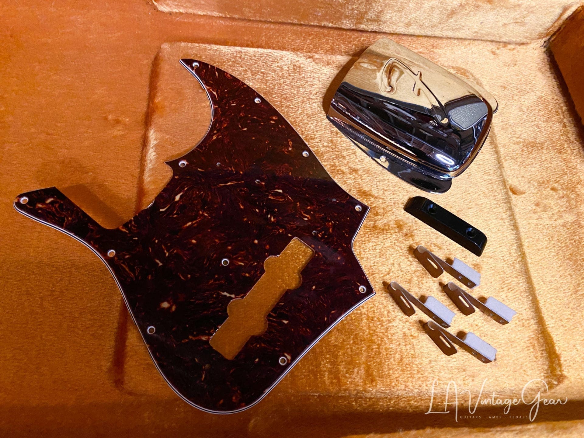 Fender Artist Series Jaco Pastorius Fretless Jazz Bass Guitar-Pau Ferro Fingerboard & 3T Sunburst - Image 16