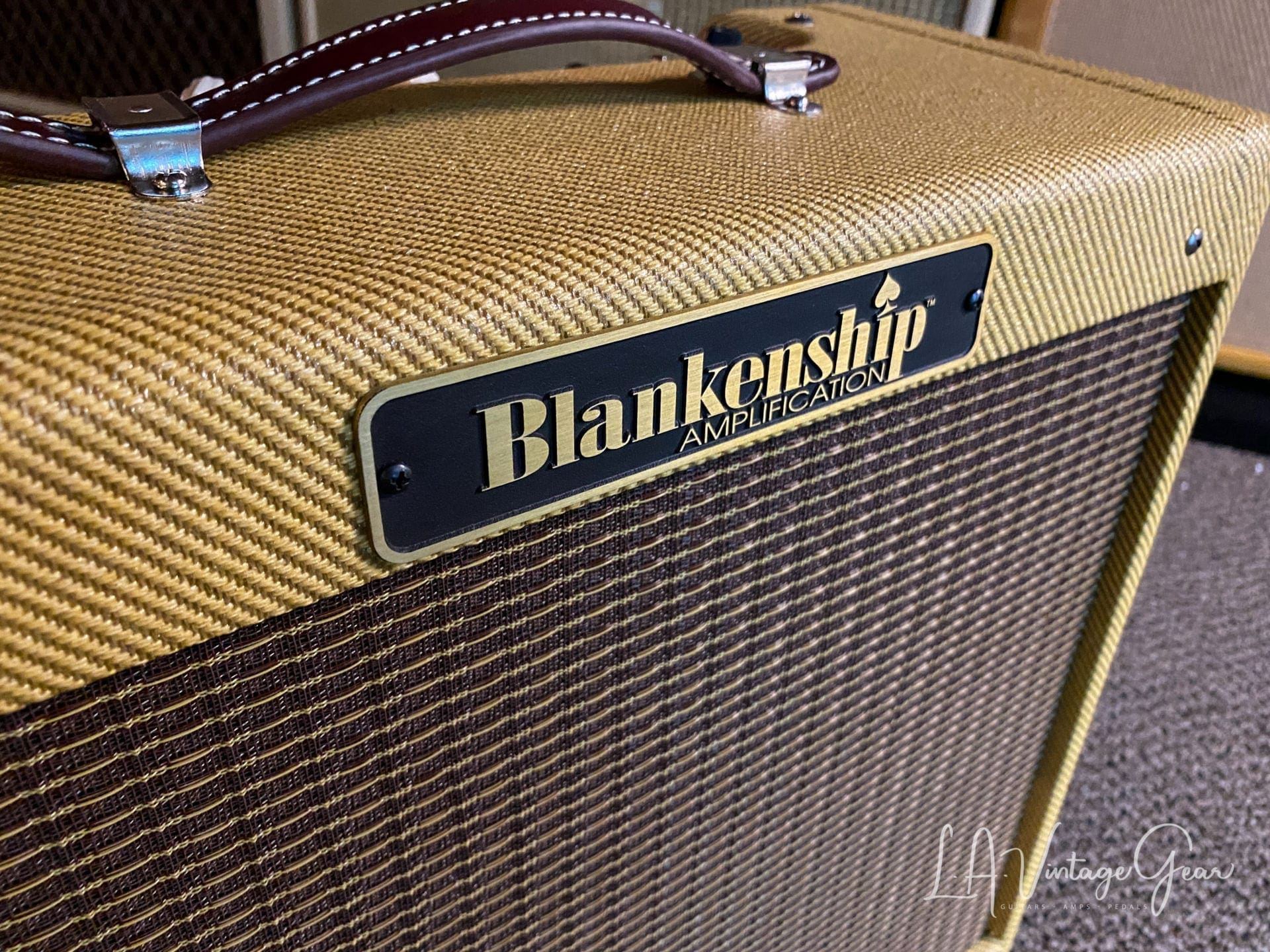 Blankenship Fat Boy Jr. 9 Watt Tweed Guitar Amp with Gold Alnico 10" Spkr with White Knobs - Image 2