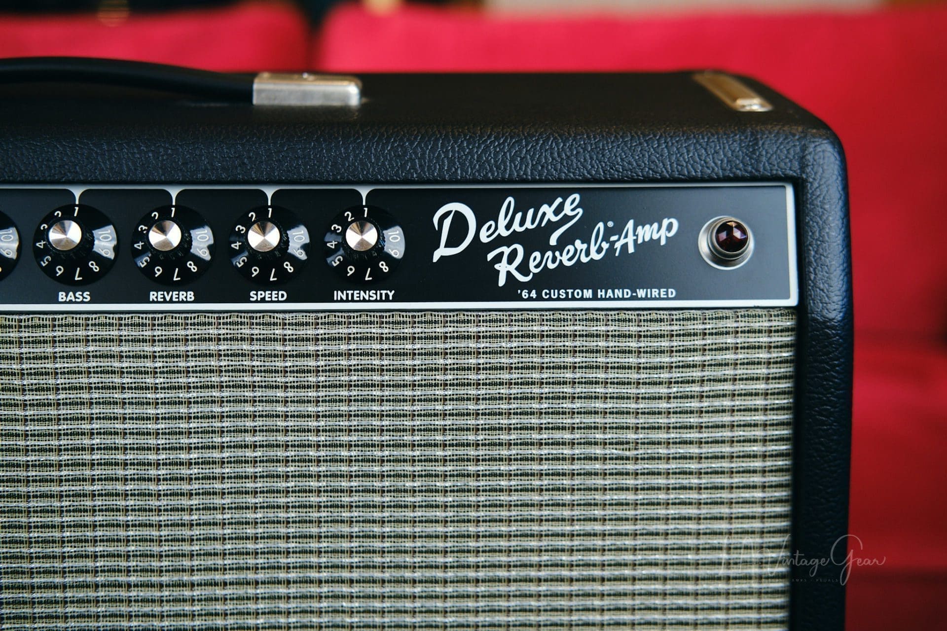 Fender '64 Custom Deluxe Reverb 1x12" 20-watt Tube Combo Guitar Amp - Image 4