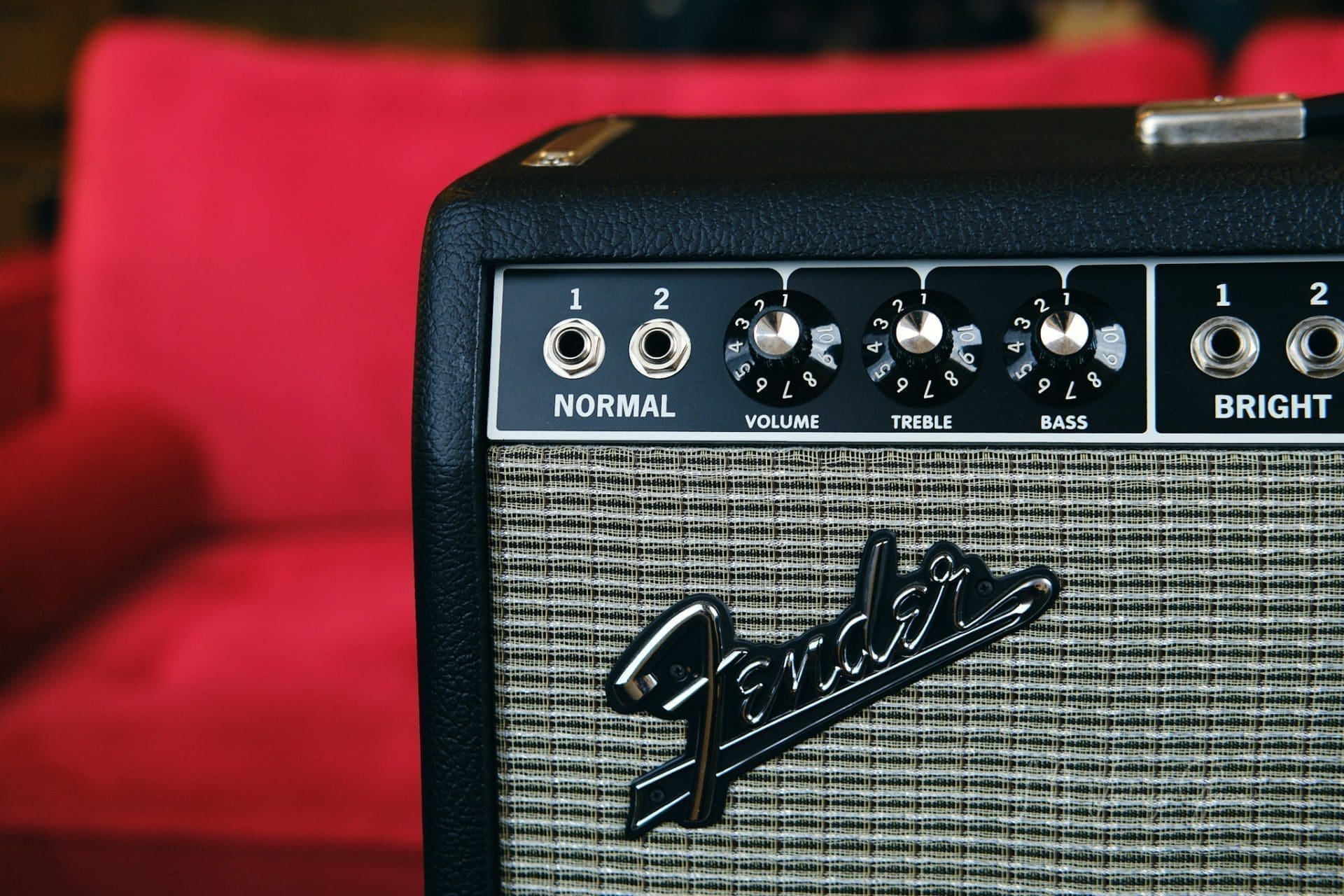 Fender '64 Custom Deluxe Reverb 1x12" 20-watt Tube Combo Guitar Amp - Image 6