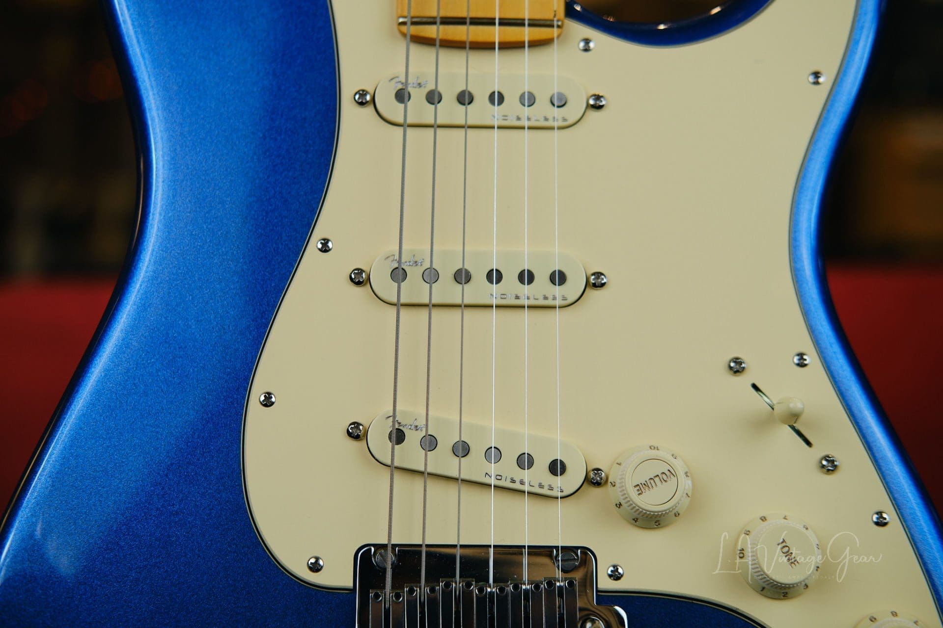 Fender American Ultra Stratocaster 2022-Alder Body in a Cobra Blue Gloss Finish-Mint Condition! - Image 13