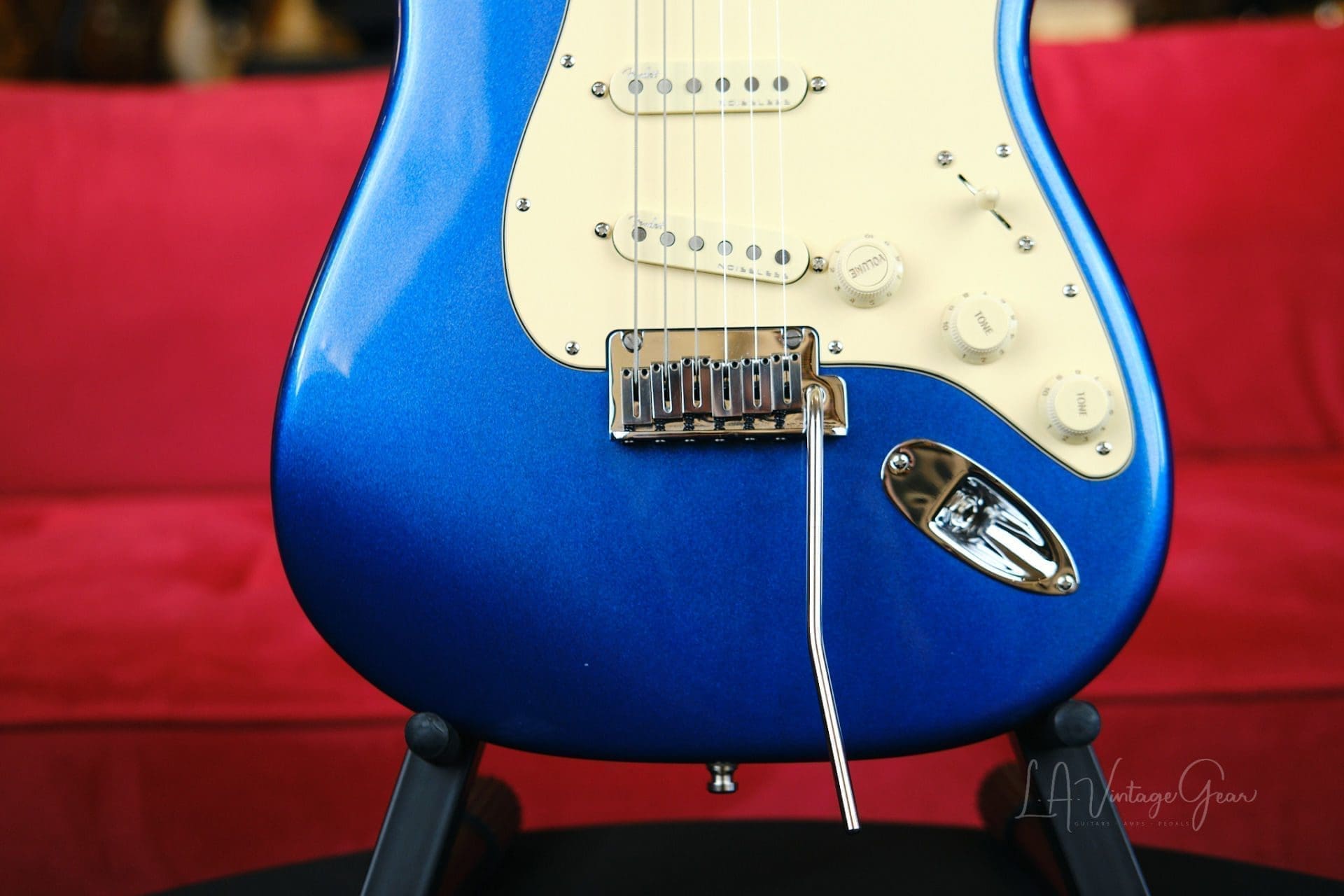 Fender American Ultra Stratocaster 2022-Alder Body in a Cobra Blue Gloss Finish-Mint Condition! - Image 4