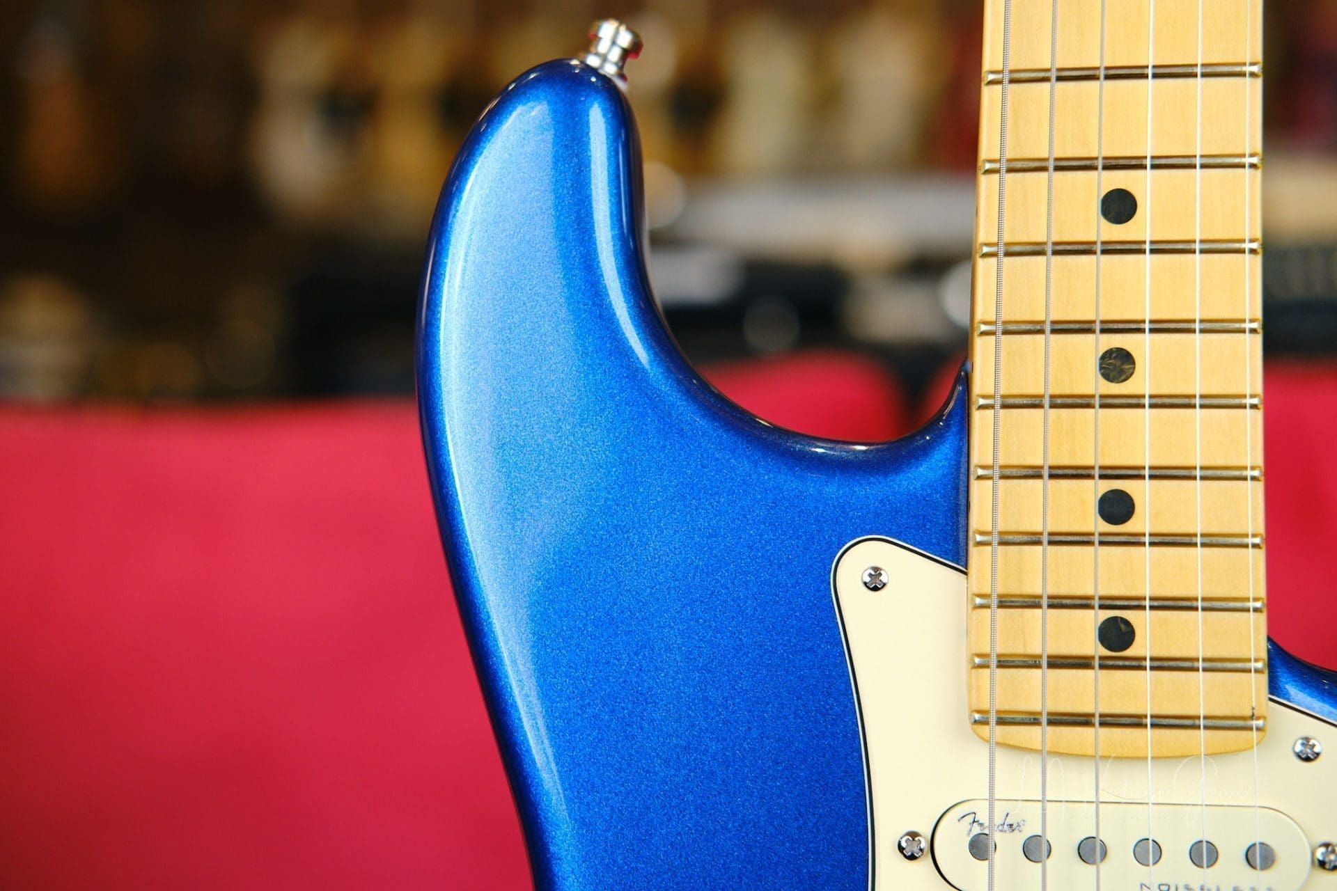 Fender American Ultra Stratocaster 2022-Alder Body in a Cobra Blue Gloss Finish-Mint Condition! - Image 6