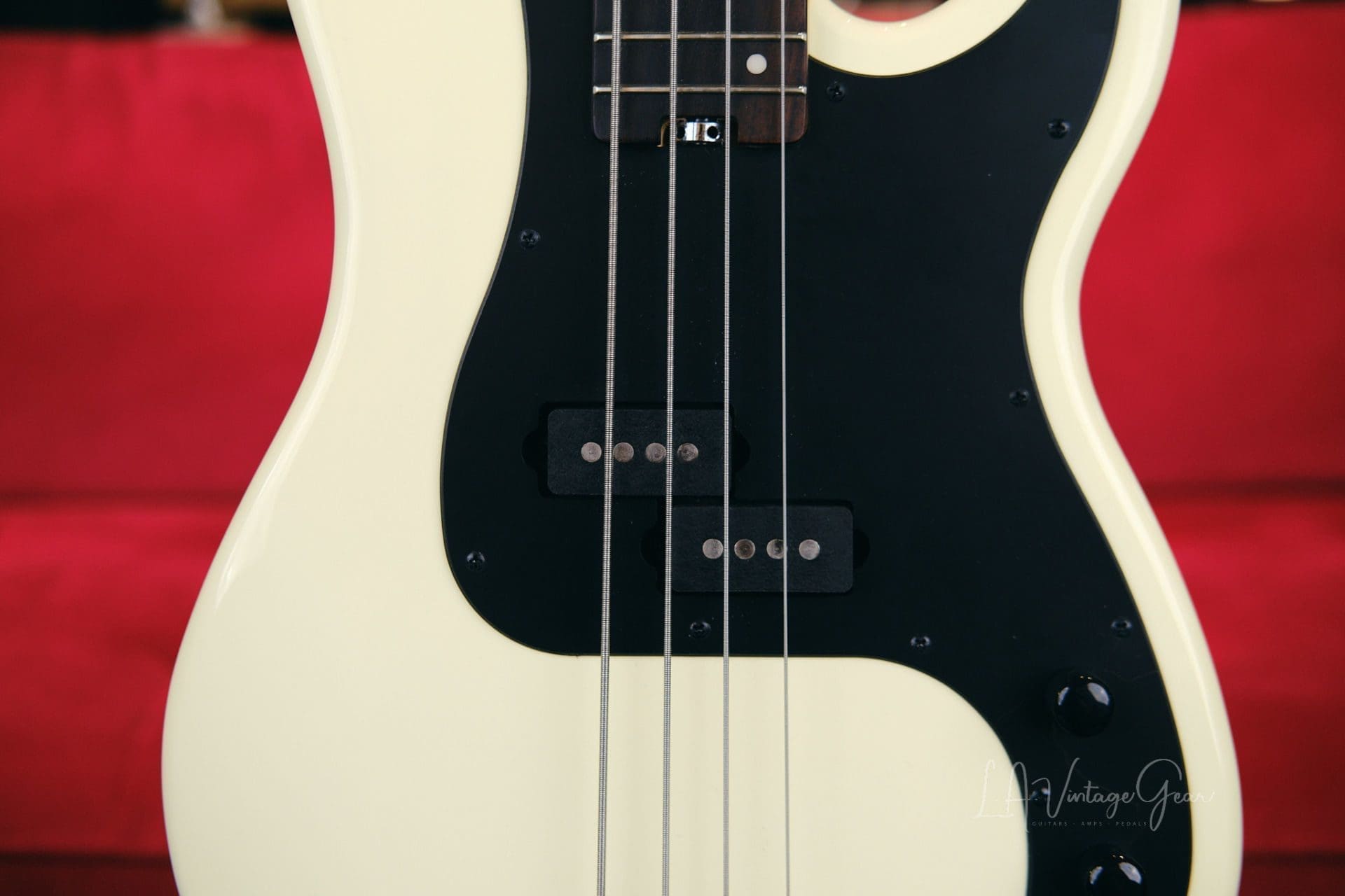 Schecter Diamond Series P4 Electric Bass Guitar - P Style Bass in a Ivory Finish! Mint! - Image 4