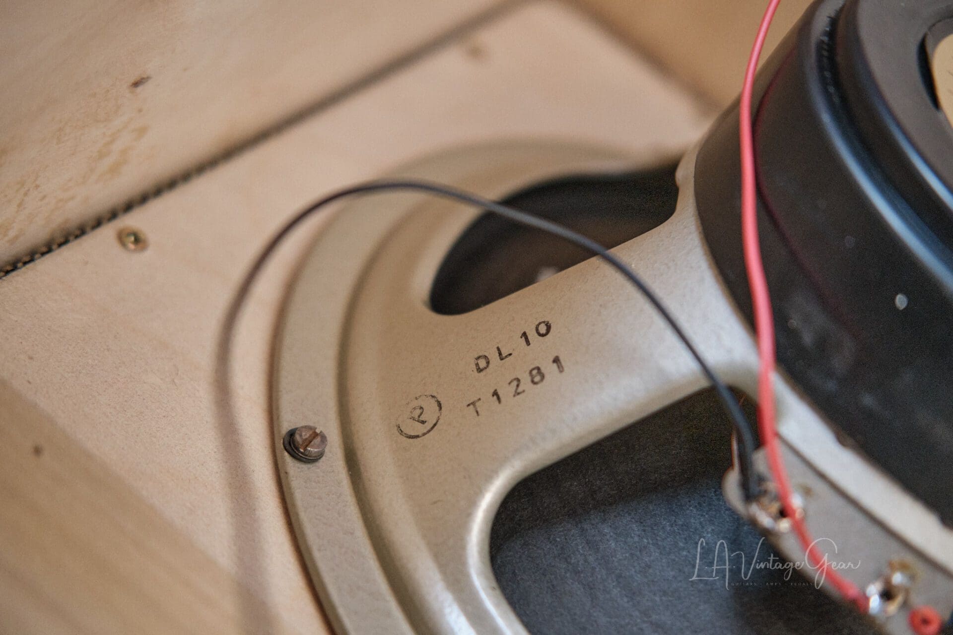 Kerry Wright Tribute Series 4 x 12 Guitar Speaker Cabinet- Red Tolex Loaded With 30 Watt Celestion Blackbacks! - Image 7