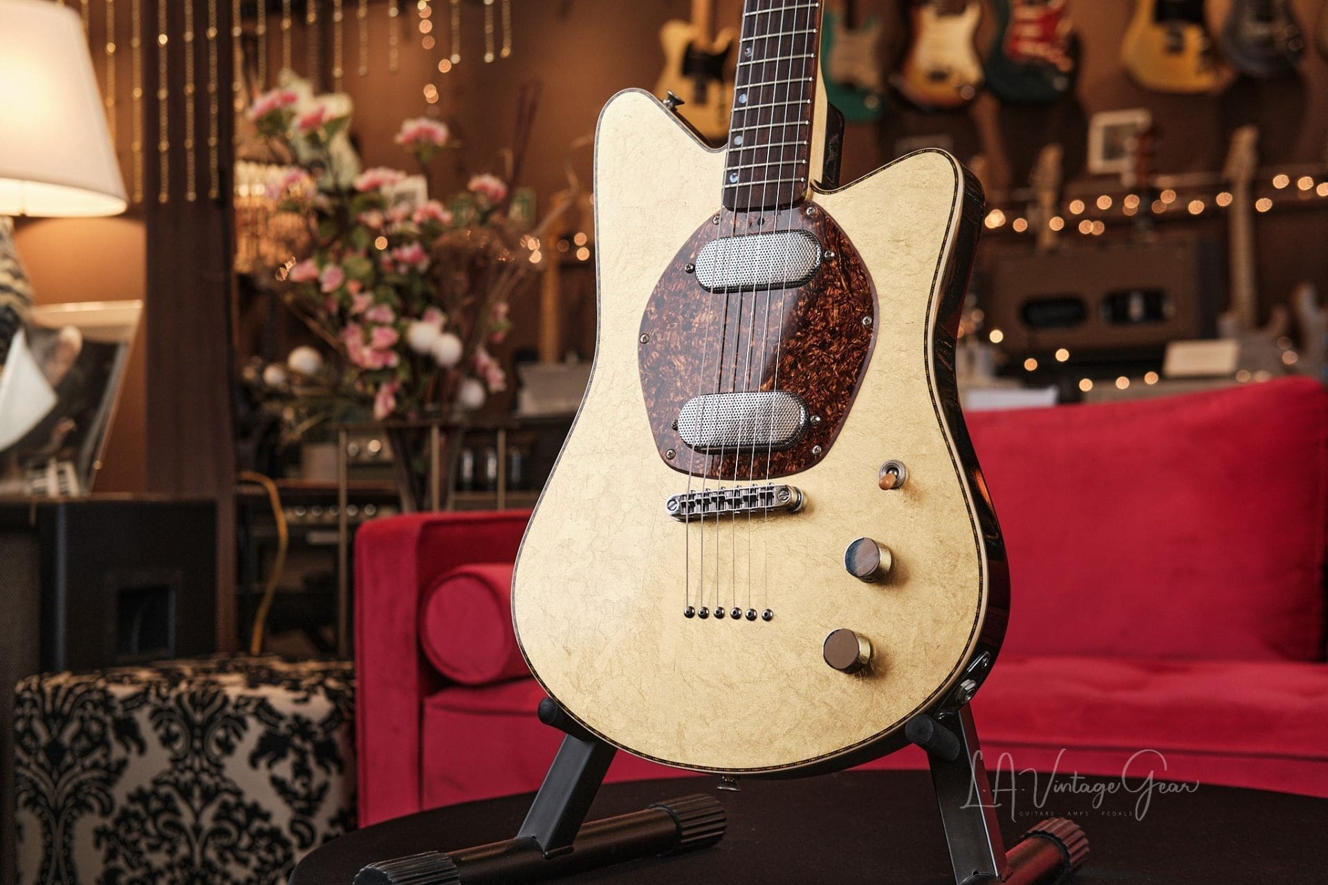 Versoul Raya 6 Custom Electric Solid Body Guitar #0472 - In Gold Leaf 23 carat finished Top and Headstock! Namm Demo! - Image 2