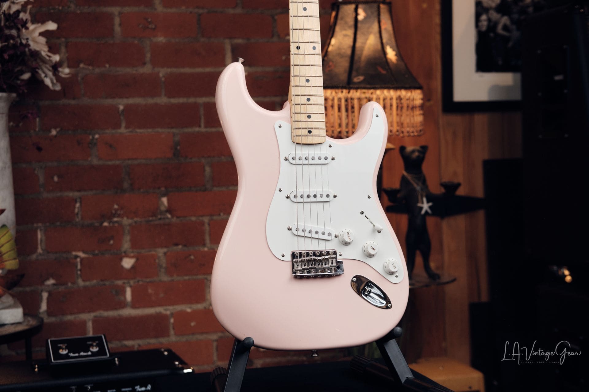 2016 Fender American Vintage 56 Stratocaster - Shell Pink - Image 4