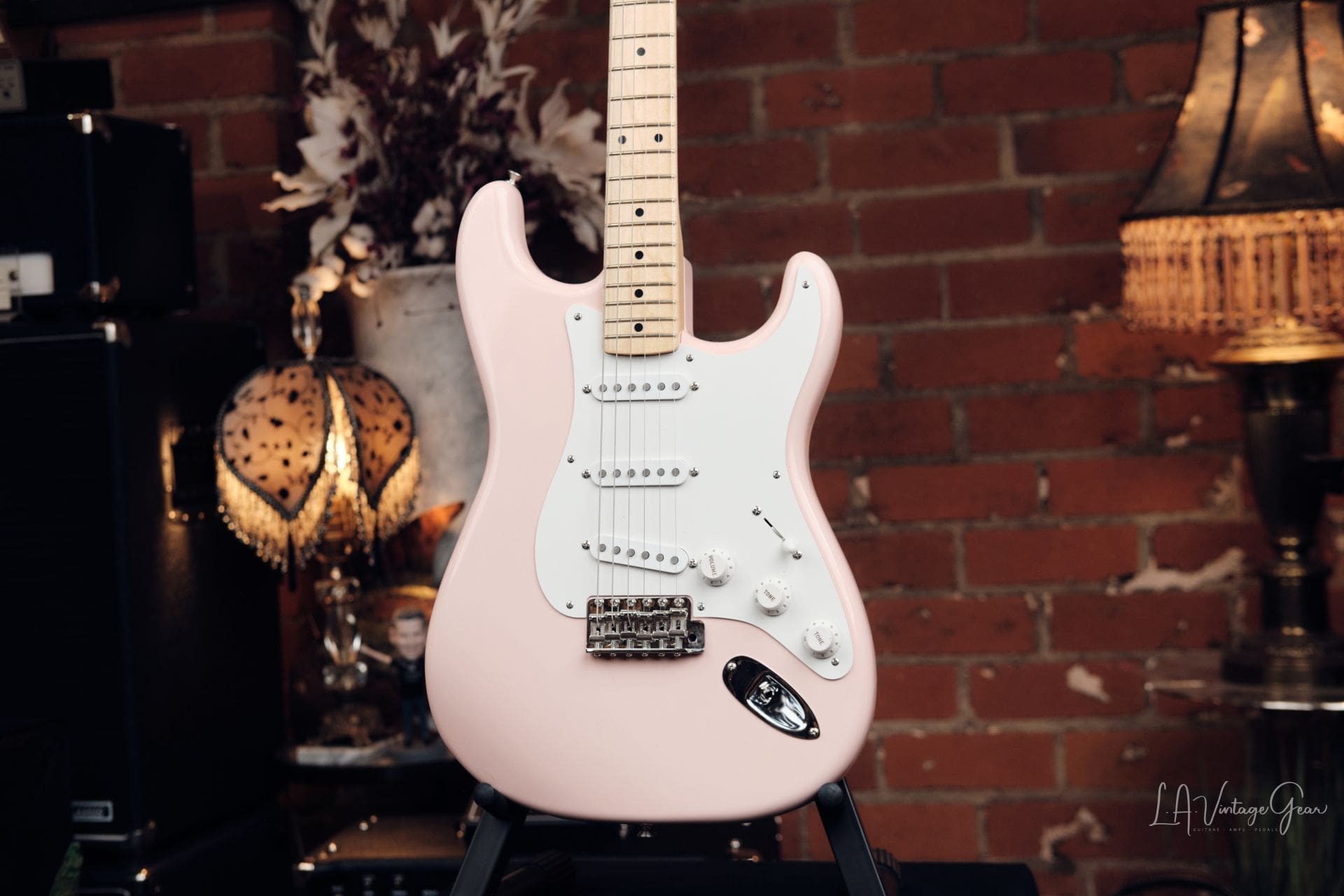 2016 Fender American Vintage 56 Stratocaster - Shell Pink - Image 3