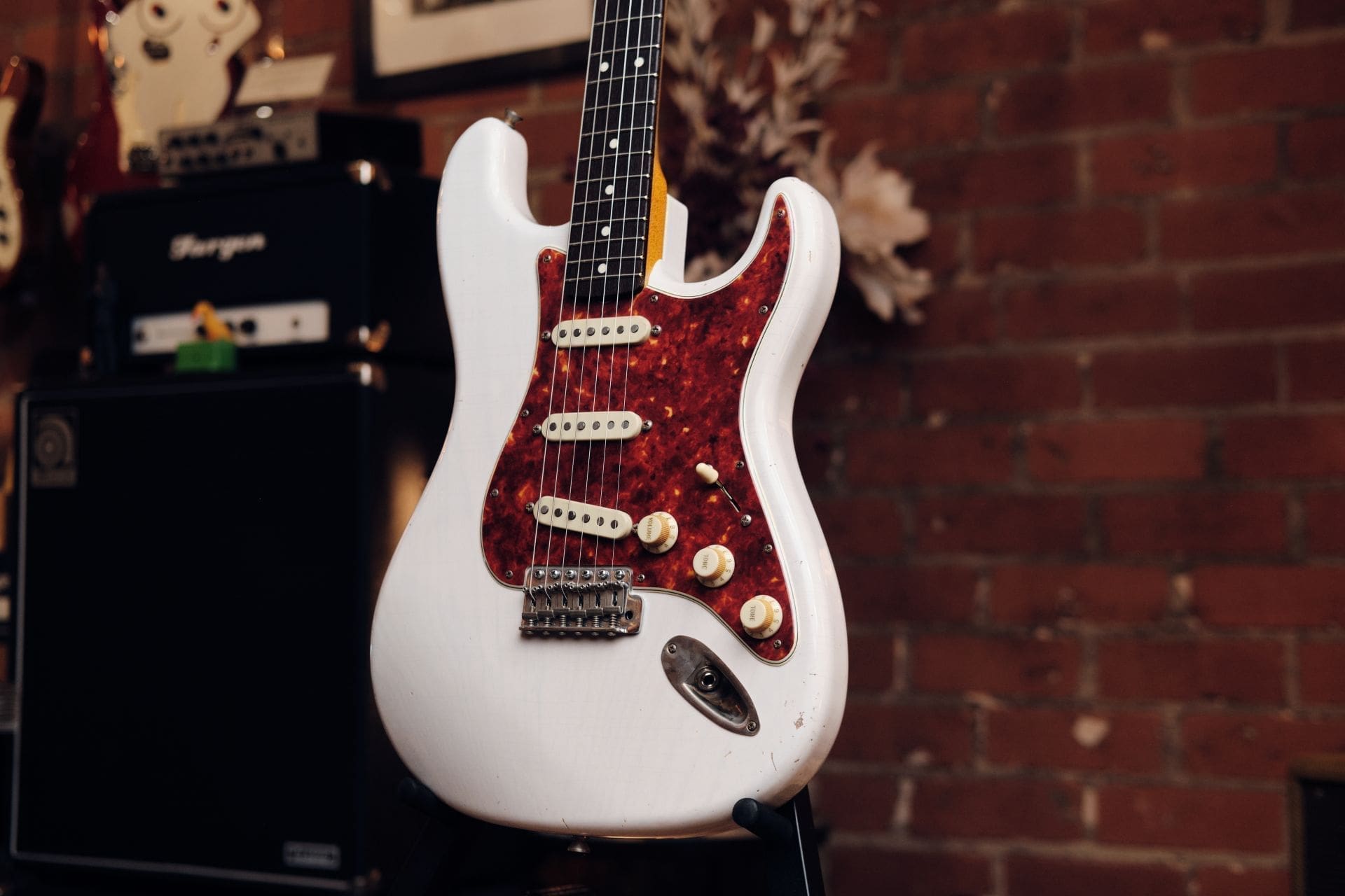 Lelah Custom Guitars 37S - With Ron Ellis Pickups and Avantguard Pickguard! - Image 4