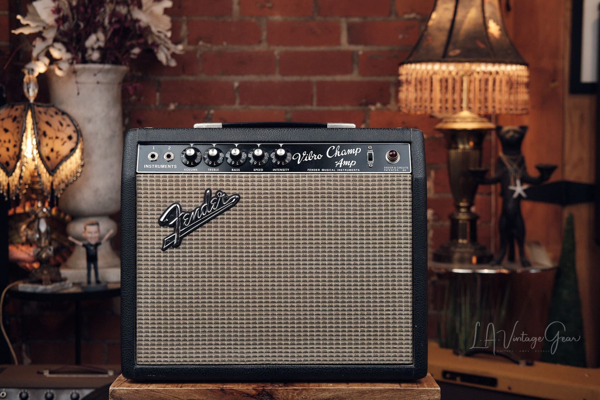 1965 Fender Vibro Champ 6 Watt 1x8 Combo Amp - Super Clean!