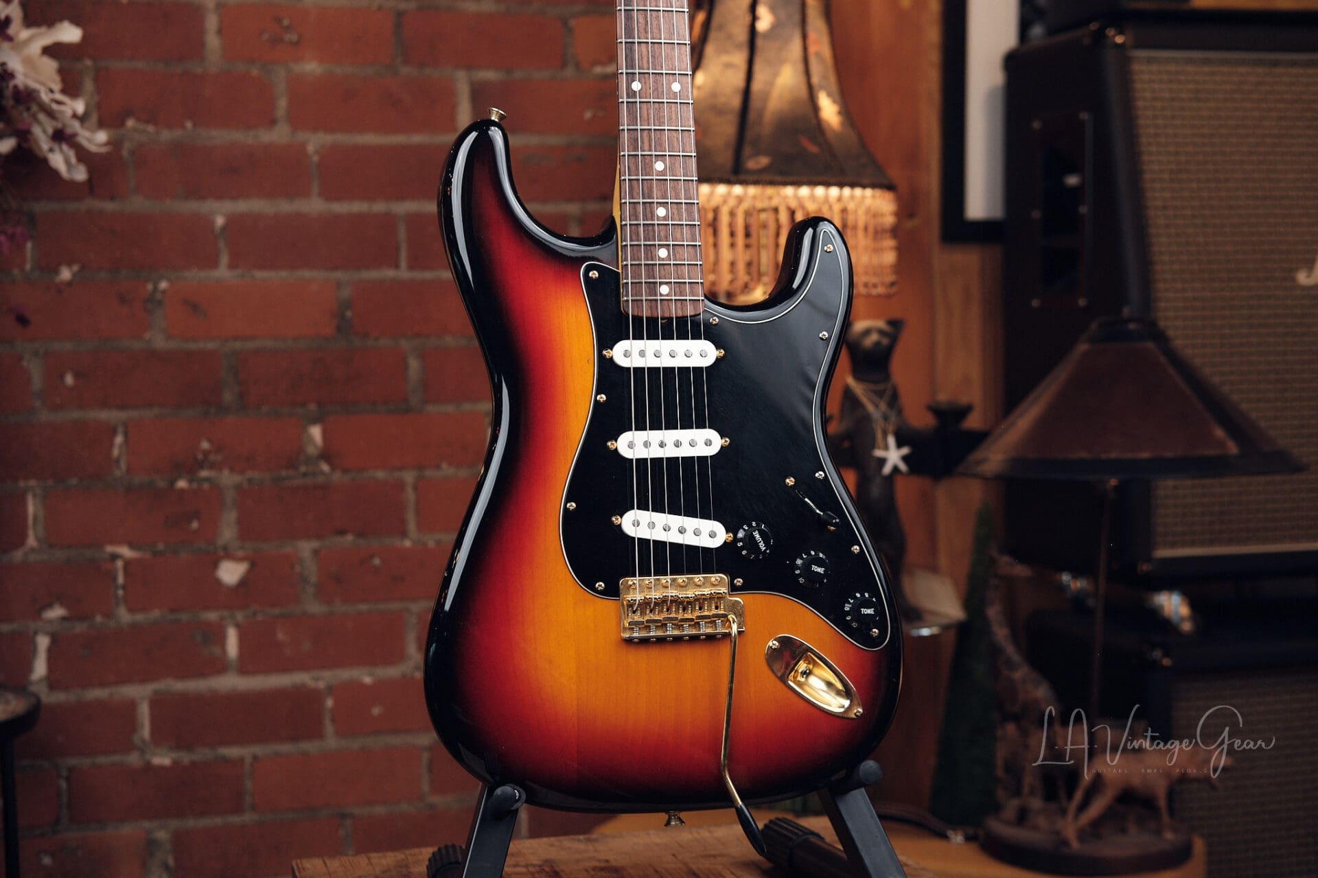 1993 Fender Japan ST-62G Stratocaster – Fujigen Era – Gold Hardware in 3-Tone Sunburst! - Image 3
