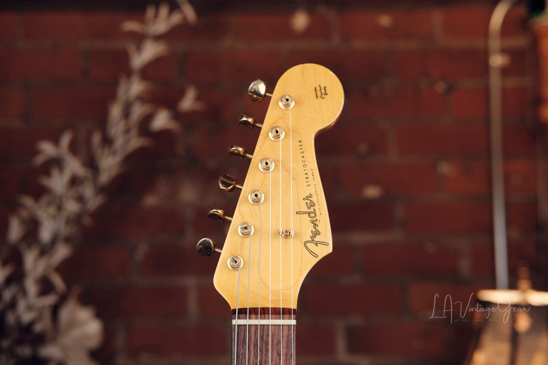 1993 Fender Japan ST-62G Stratocaster – Fujigen Era – Gold Hardware in 3-Tone Sunburst! - Image 6