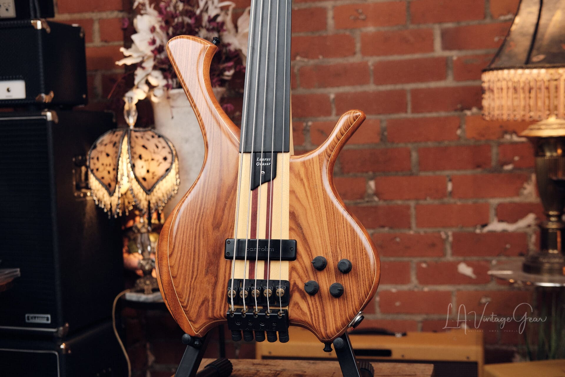 Laurus Quasar 5 String Fretless Bass - With Bartolini Pickup! - Image 4
