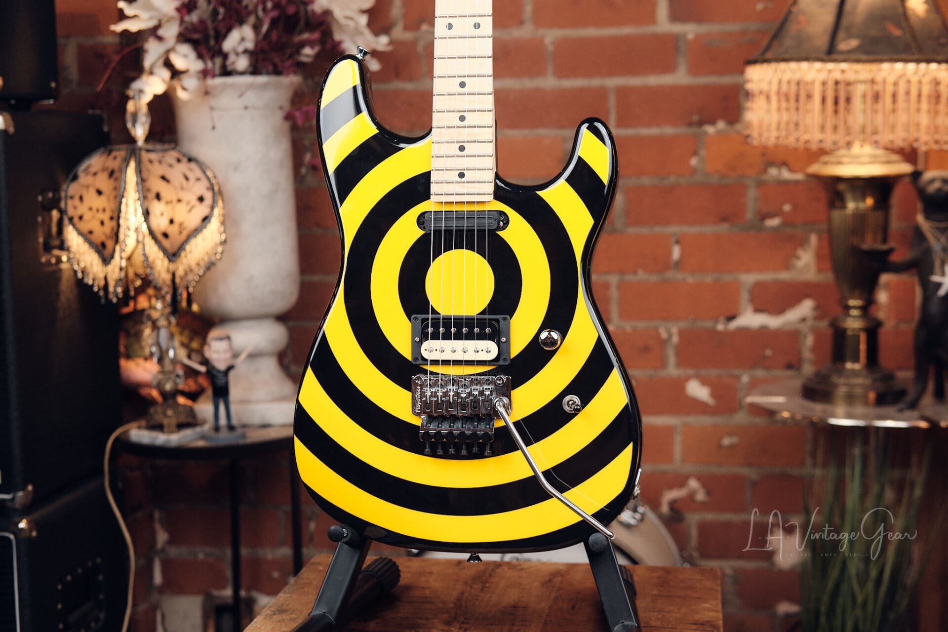 Wayne Rock Legend - Yellow Bullseye Finish! - Image 4