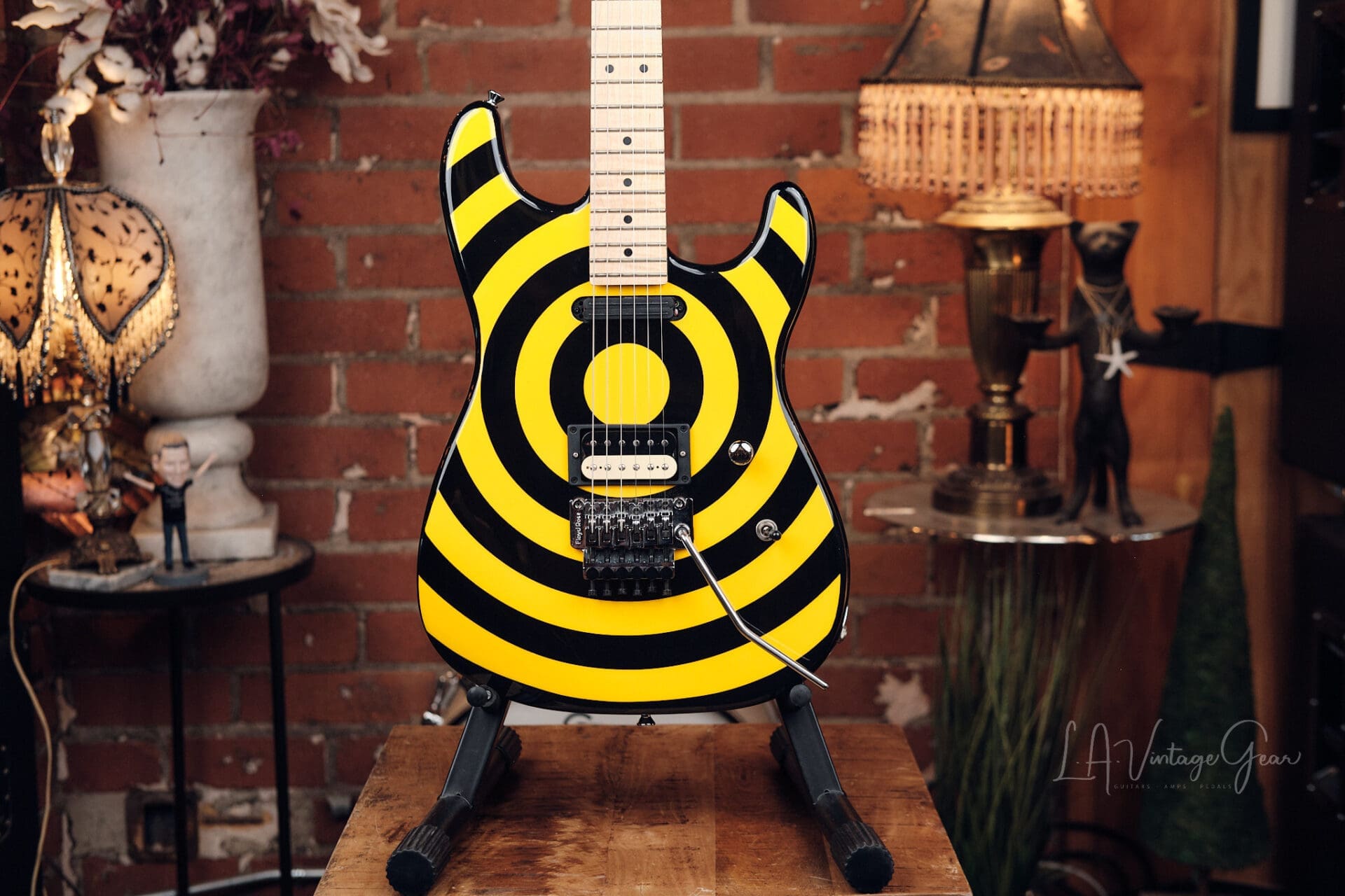 Wayne Rock Legend - Yellow Bullseye Finish! - Image 2