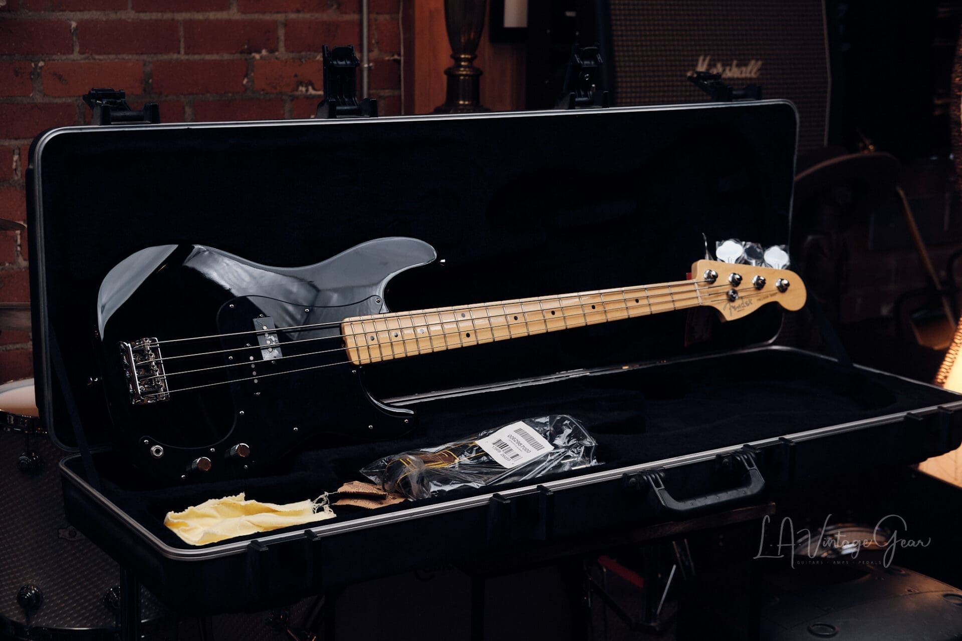 2008 Fender American Standard Precision Bass – With OHSC and Case Candy! - Image 9
